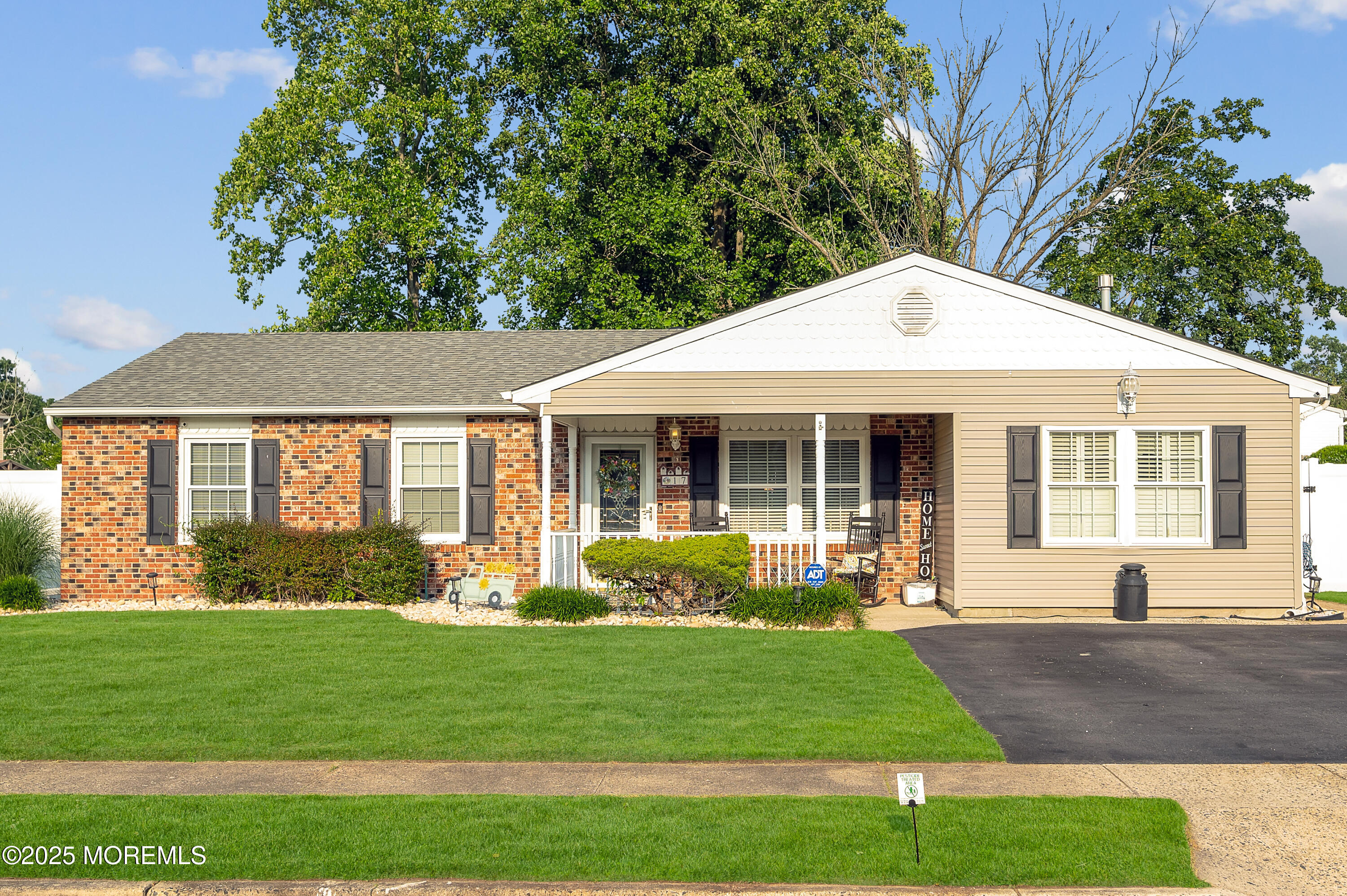 17 Evergreen Place Image 1