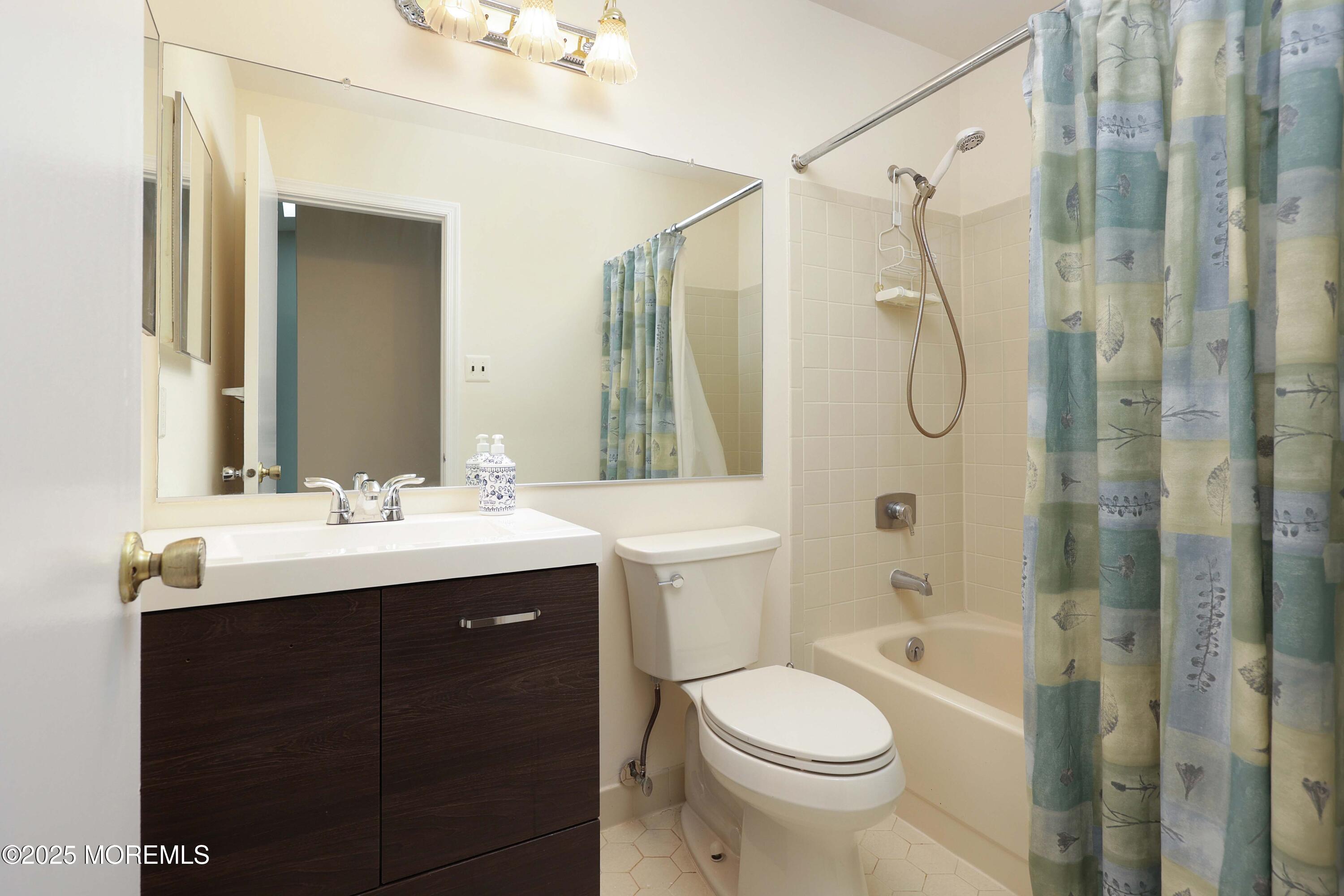 40 Smoke Tree Terrace 142, Red Bank, NJ, 07701 image 22