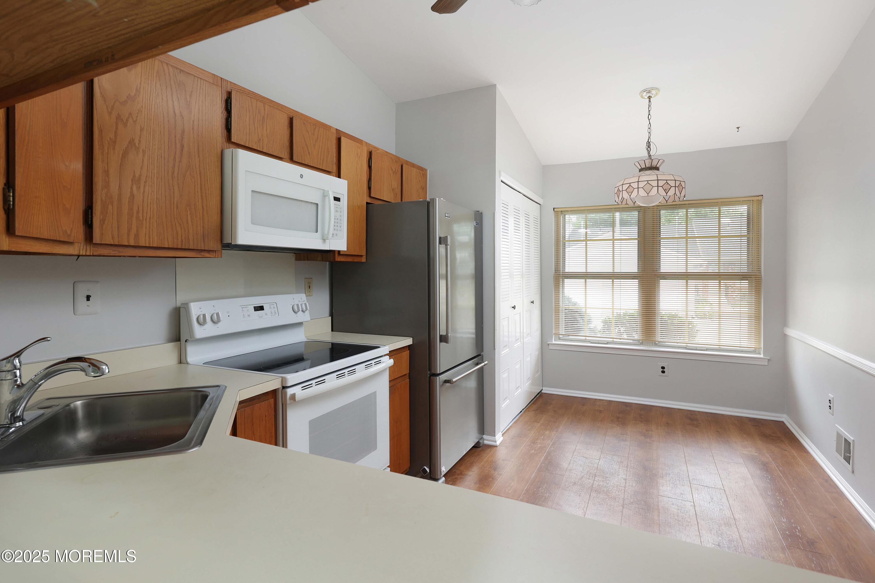 40 Smoke Tree Terrace 142, Red Bank, NJ, 07701 image 7