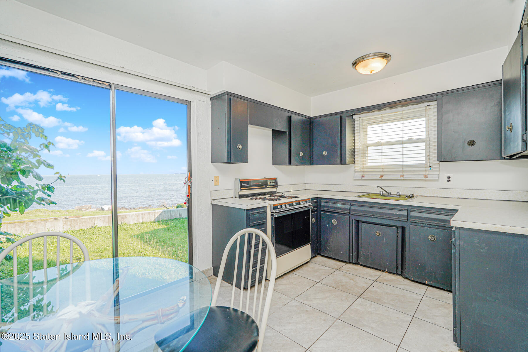 533 Tennyson Drive Image 5