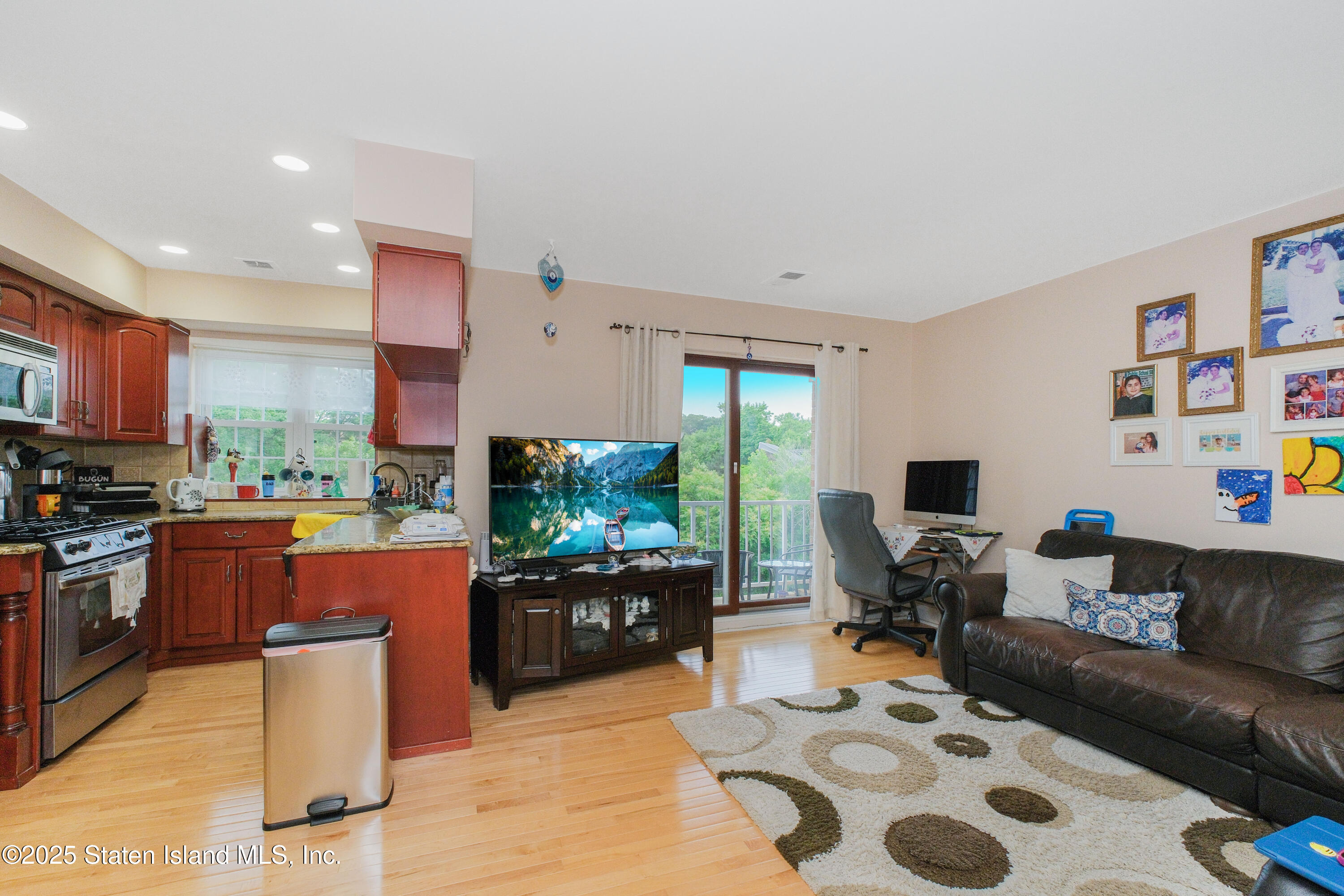 85 Elmwood Park Drive 22, Staten Island, NY, 10314 image 6
