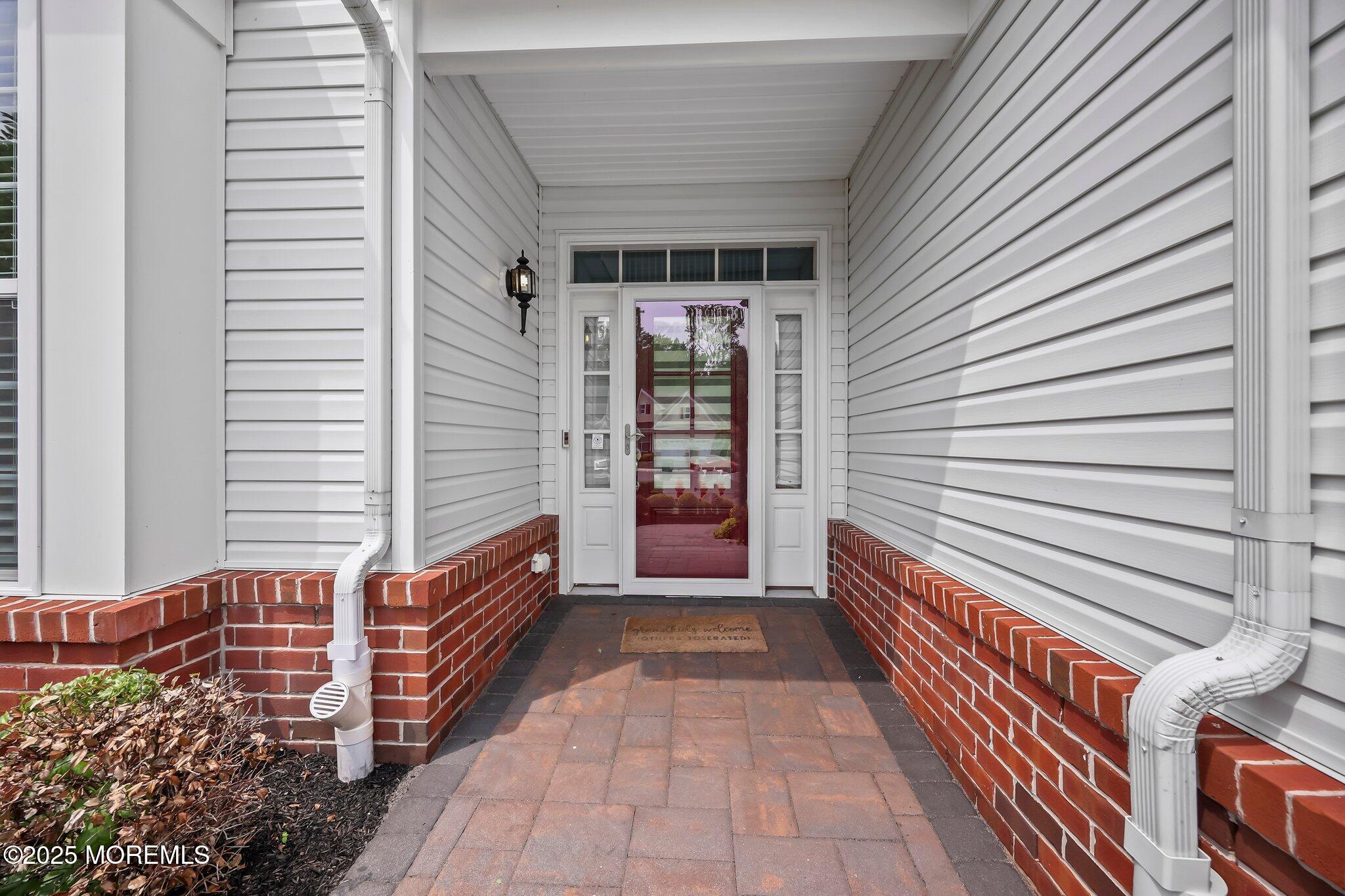 86 Legacy Court Image 4