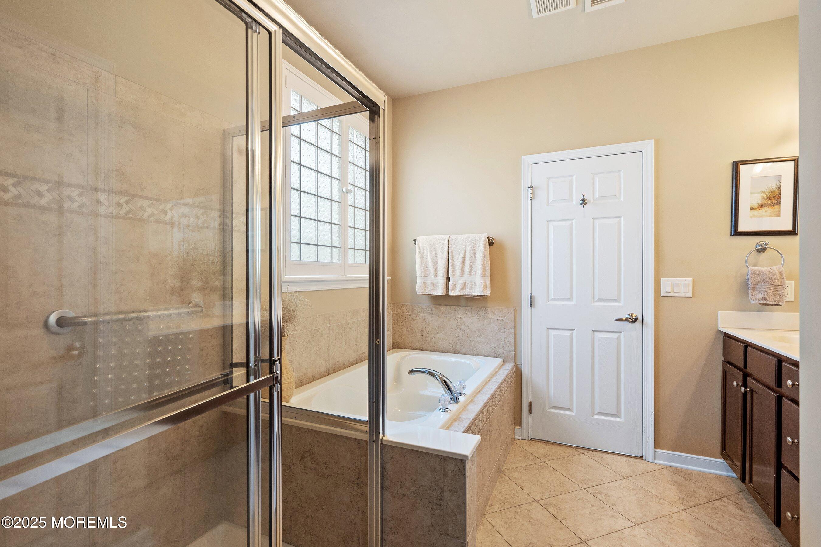 19 E Francesa Court, Farmingdale, NJ, 07727 image 30
