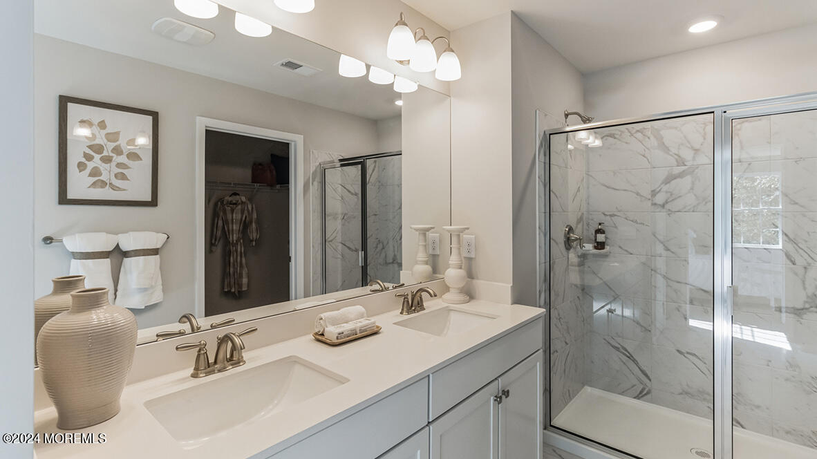 8 Victoria Gardens Square, Neptune Township, NJ, 07753 image 14