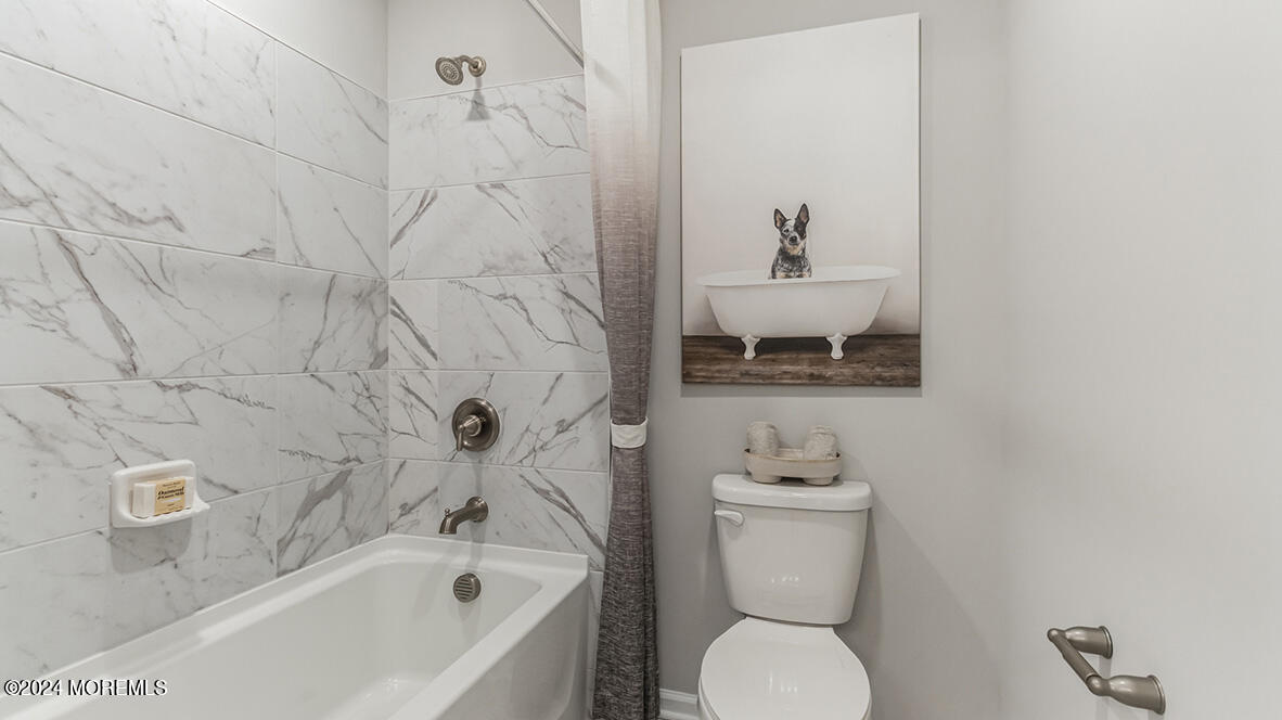 8 Victoria Gardens Square, Neptune Township, NJ, 07753 image 19
