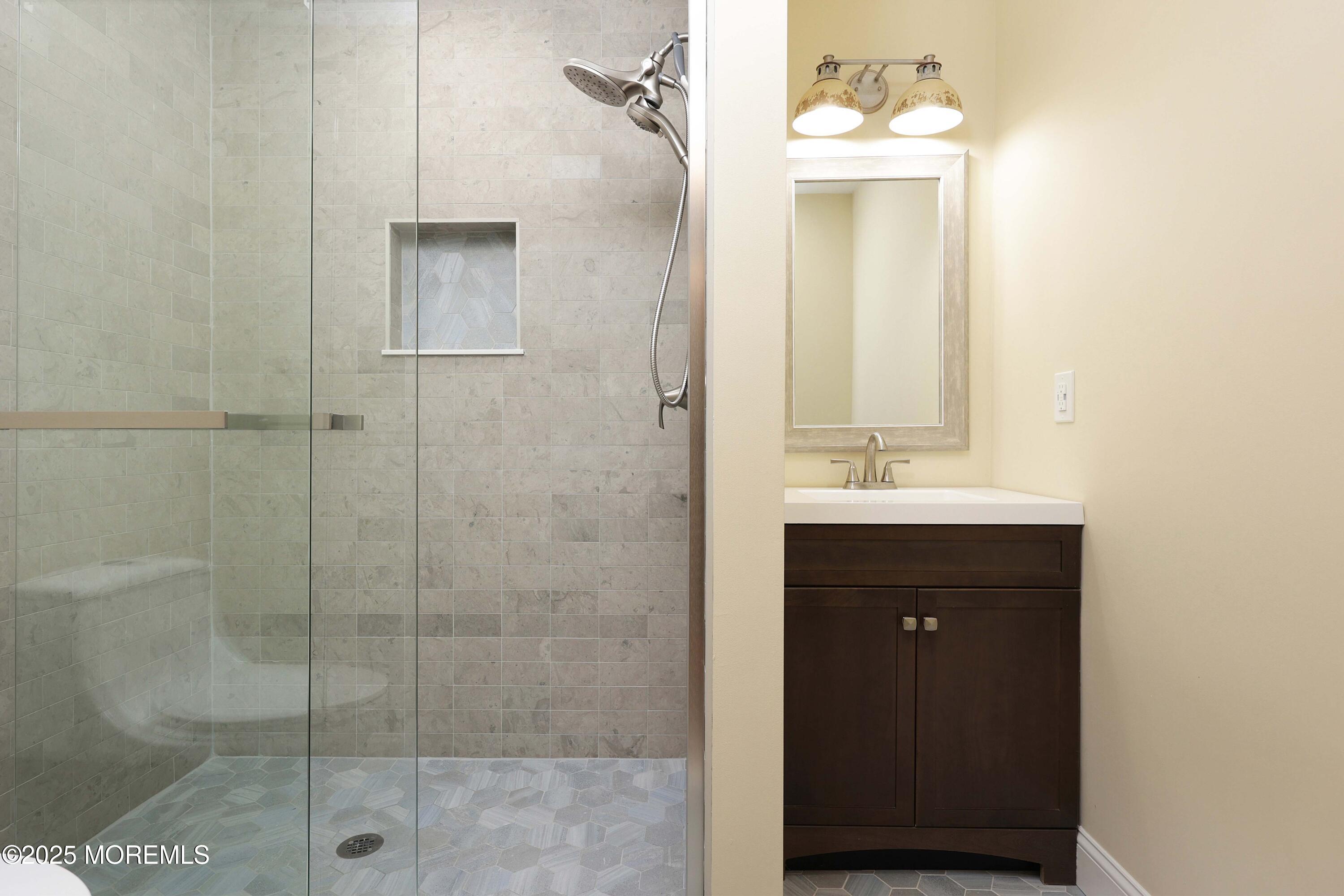 20 Lexington Court, Red Bank, NJ, 07701 image 23