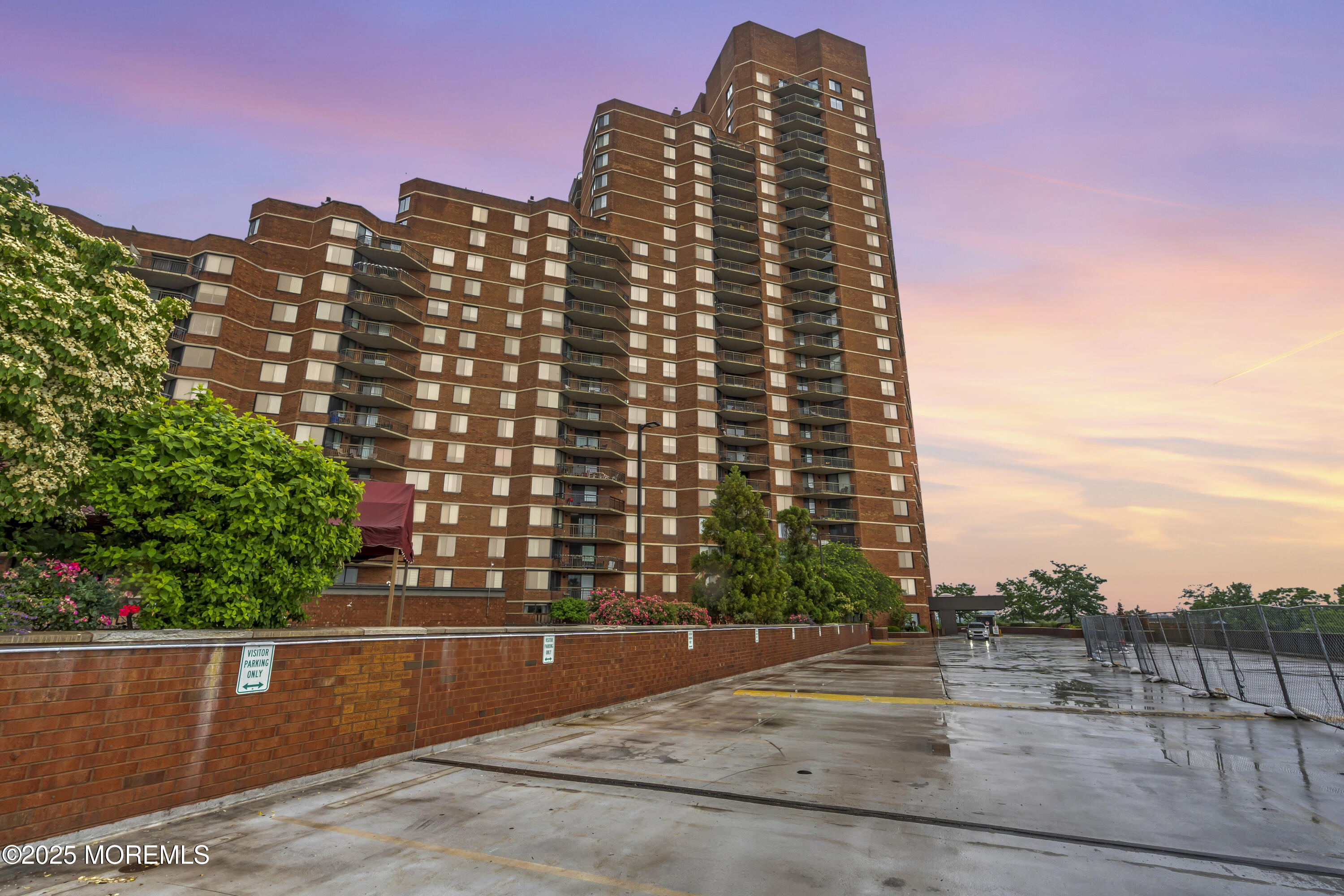 2508 Harmon Cove Tower, Secaucus, NJ, 07094