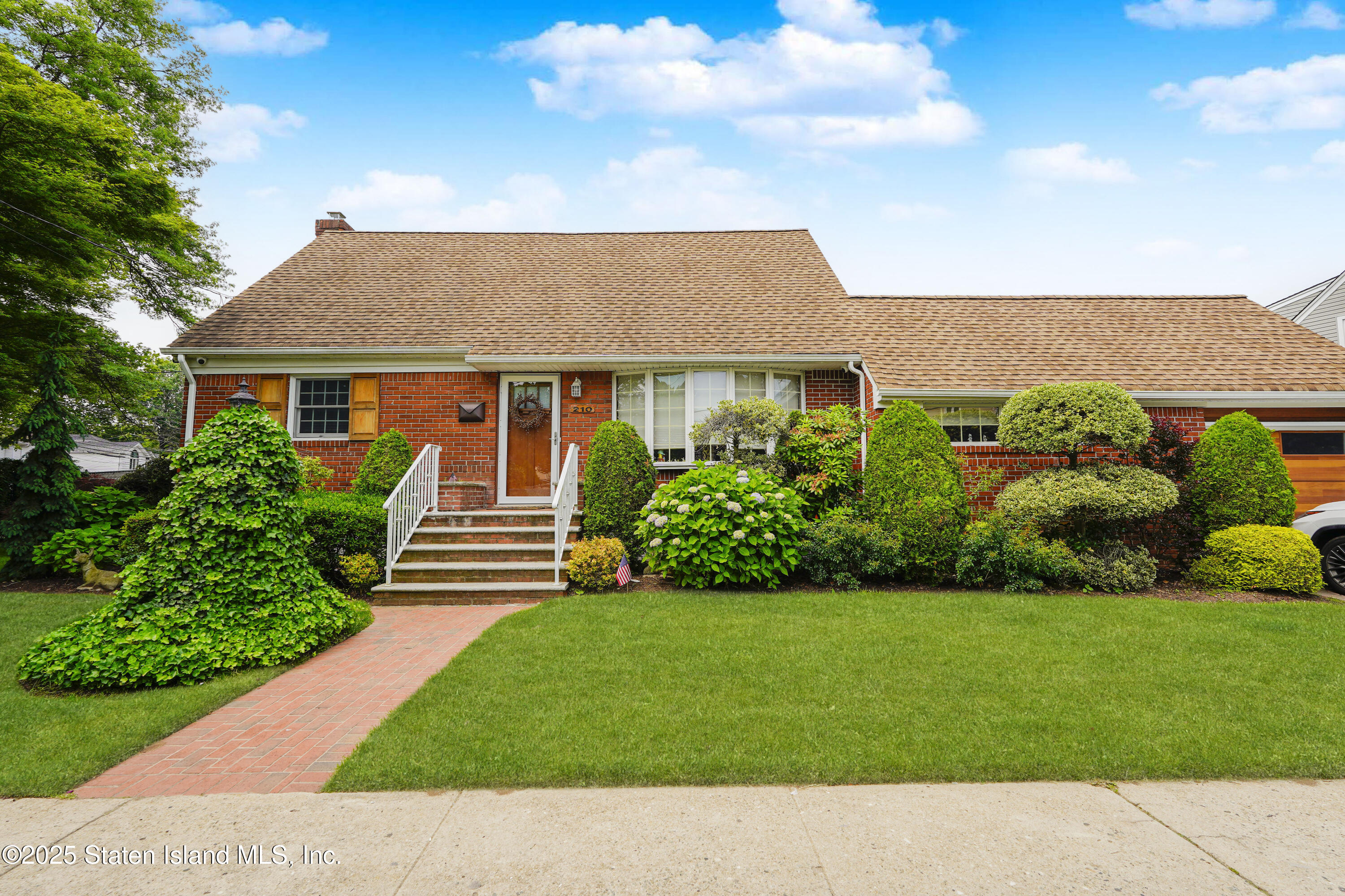 210 Lincoln Avenue Image 1