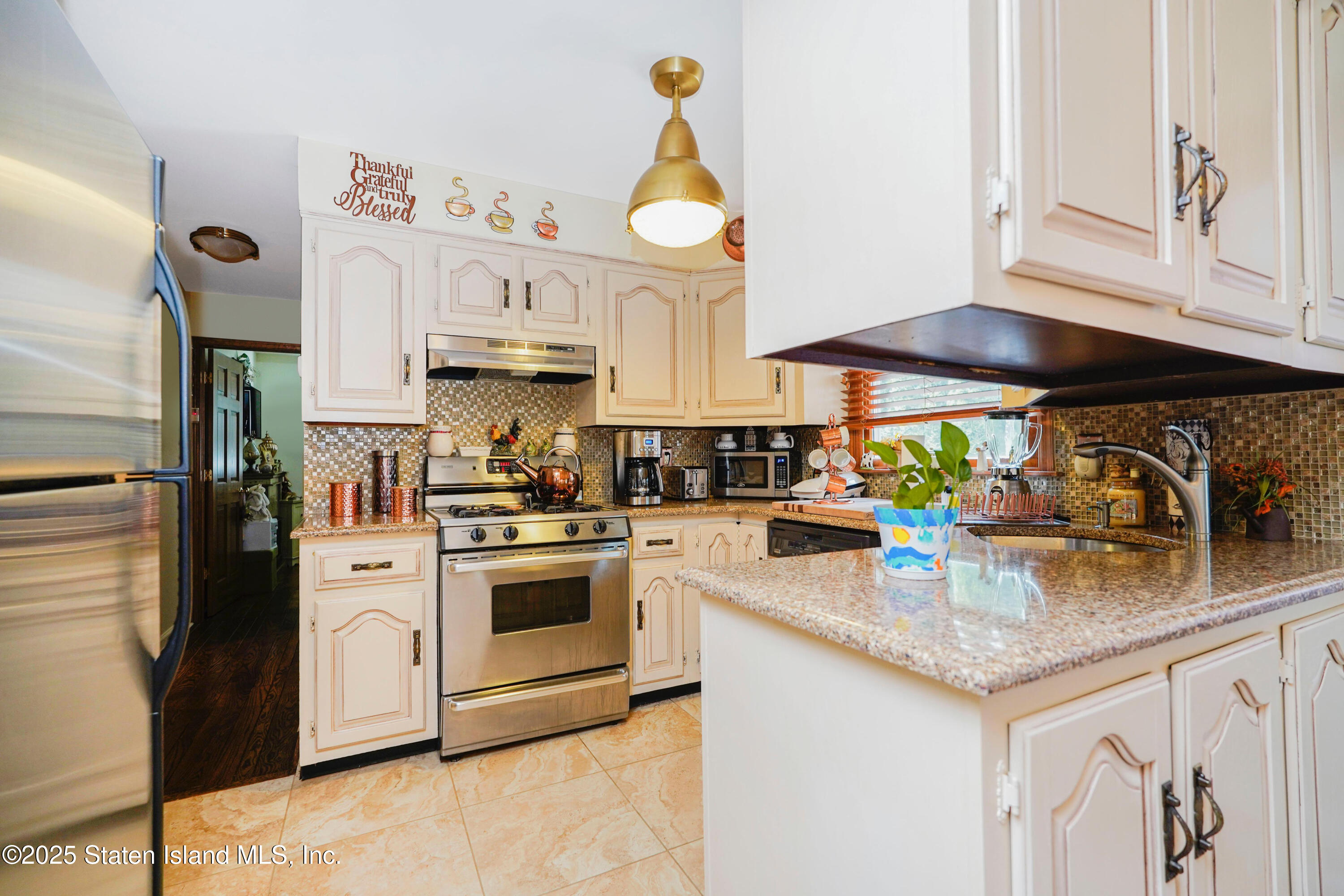 210 Lincoln Avenue Image 4