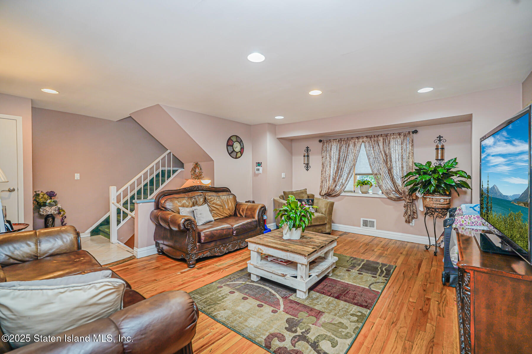 443 Ridgewood Avenue Image 4