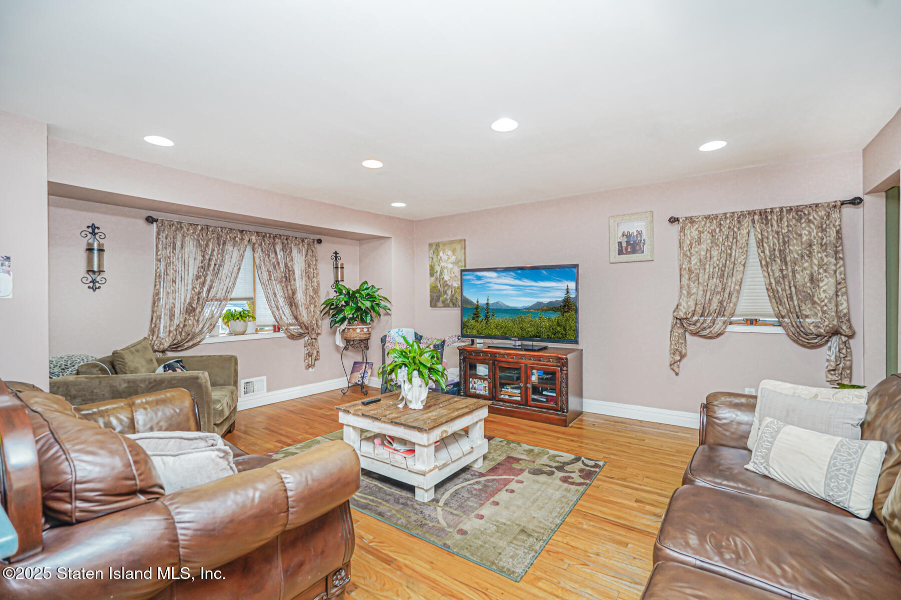 443 Ridgewood Avenue Image 5