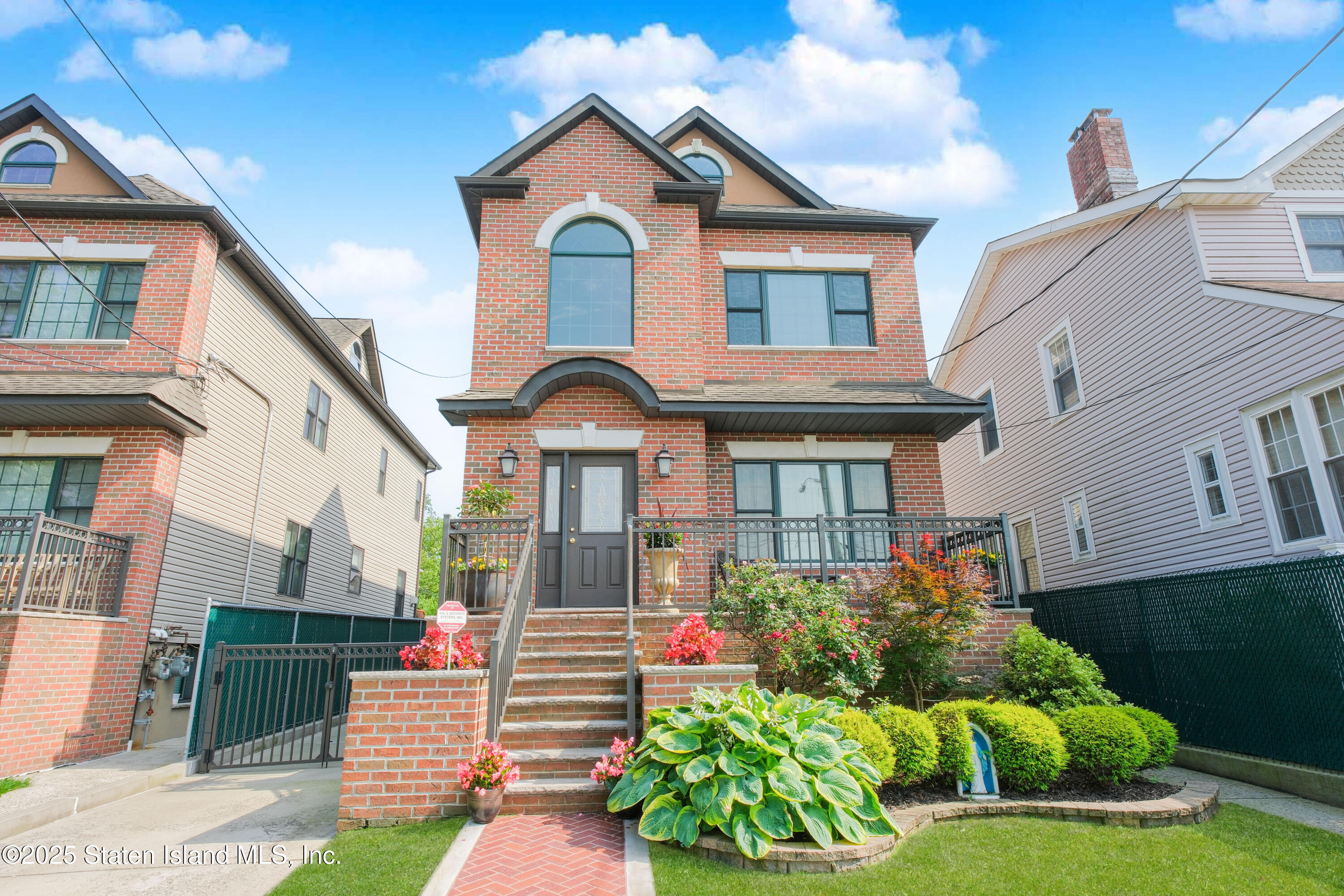 50 Pleasant Street Image 1