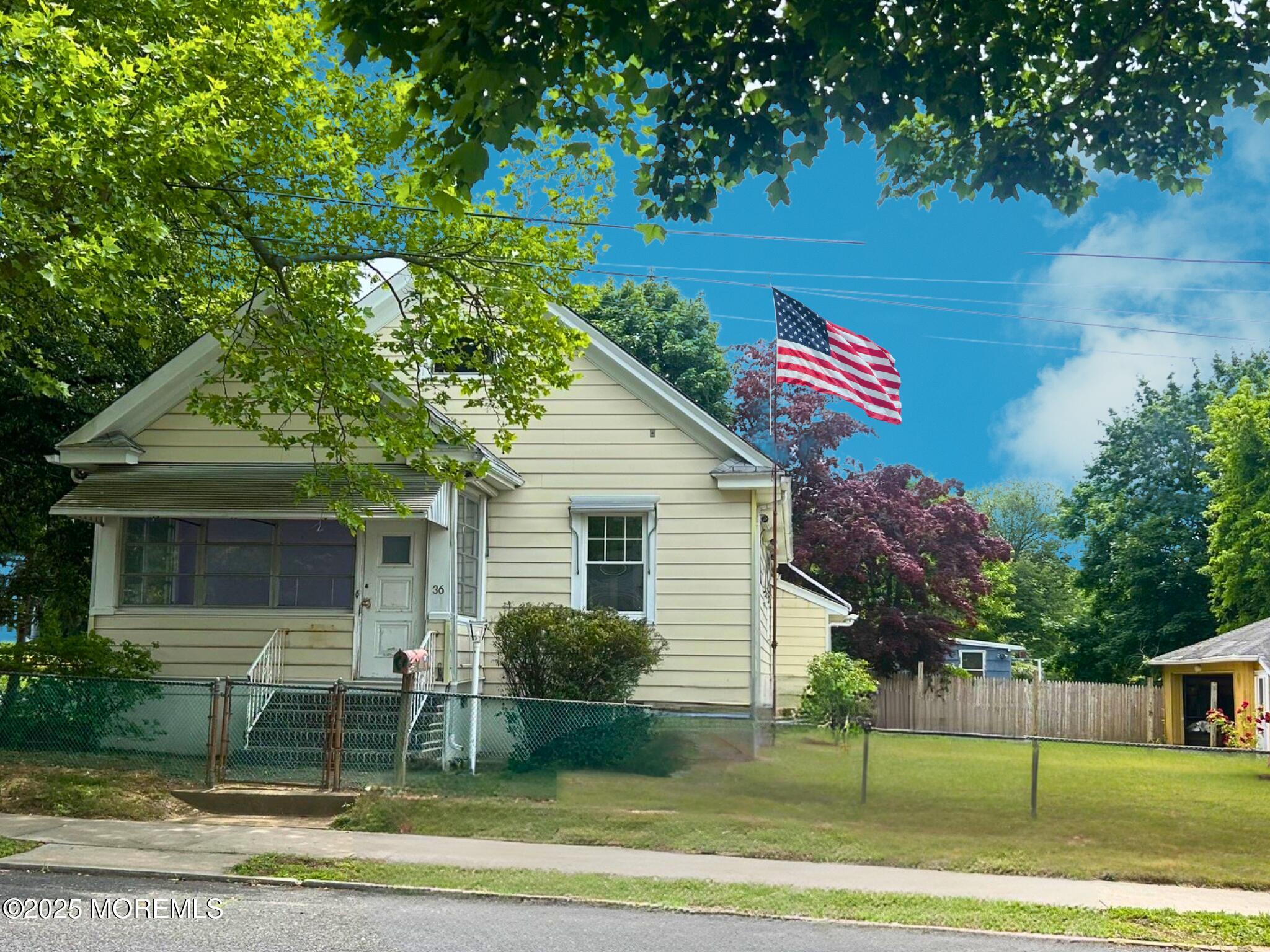 36 Navesink Avenue, Atlantic Highlands, NJ, 07716