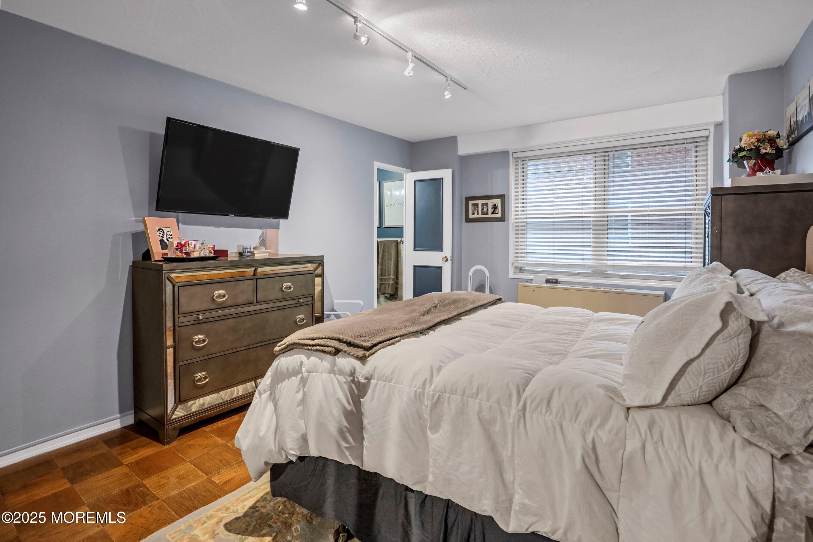 28 Riverside Avenue 1H, Red Bank, NJ, 07701 image 17