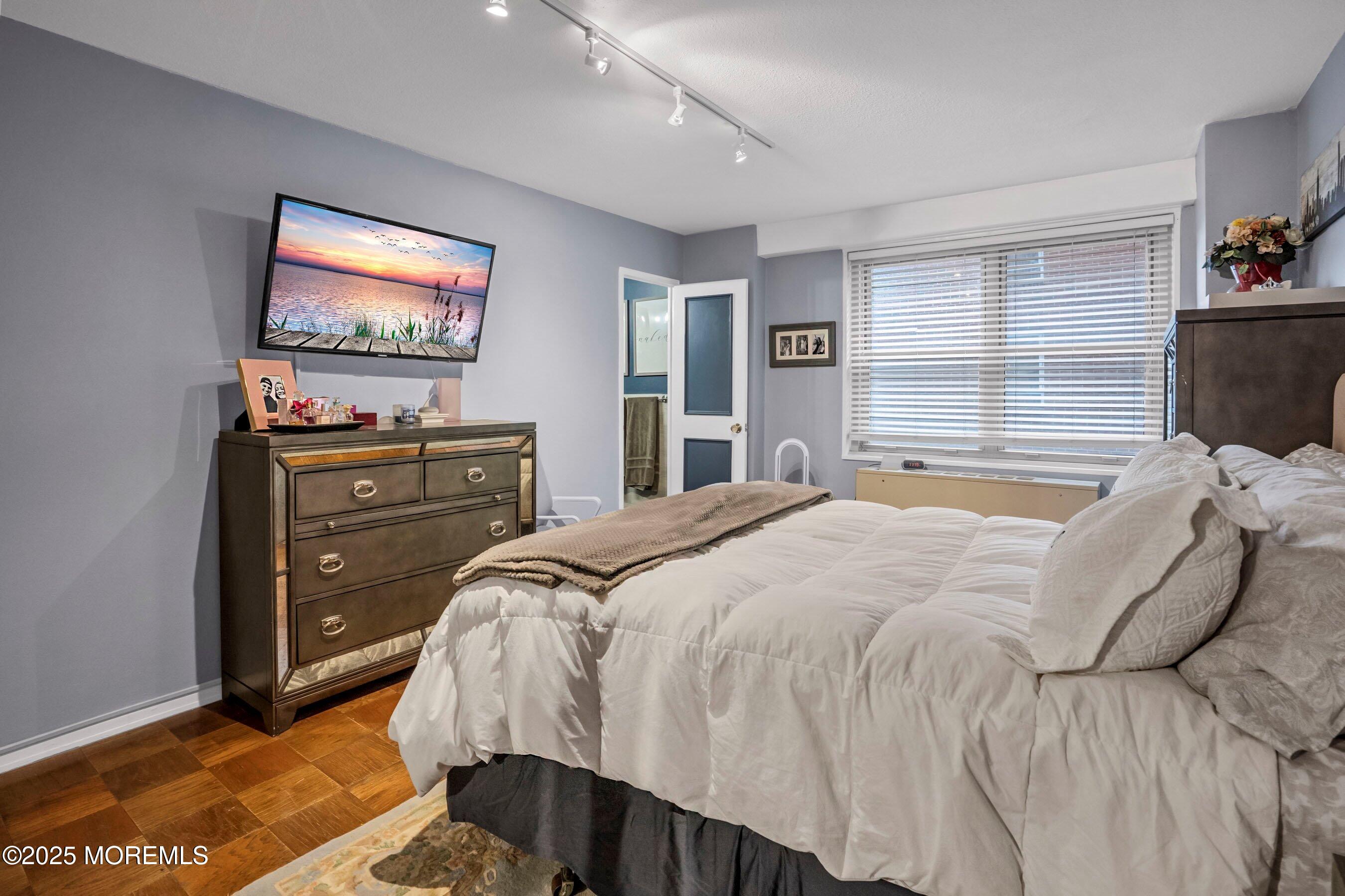 28 Riverside Avenue 1H, Red Bank, NJ, 07701 image 18