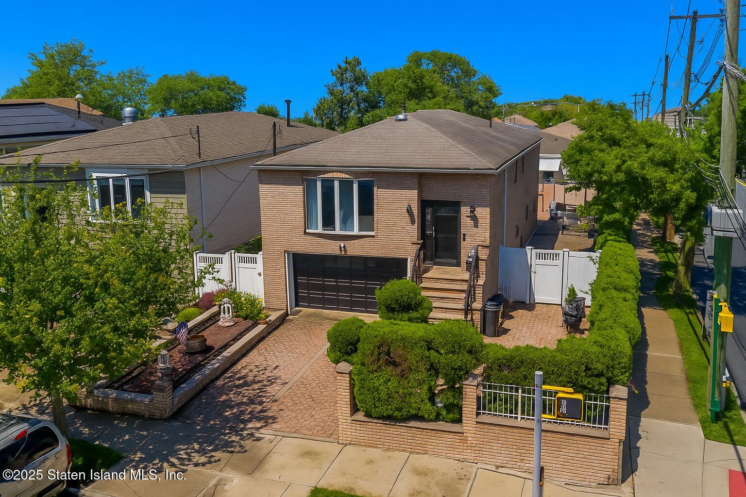 621 Barlow Avenue Image 1