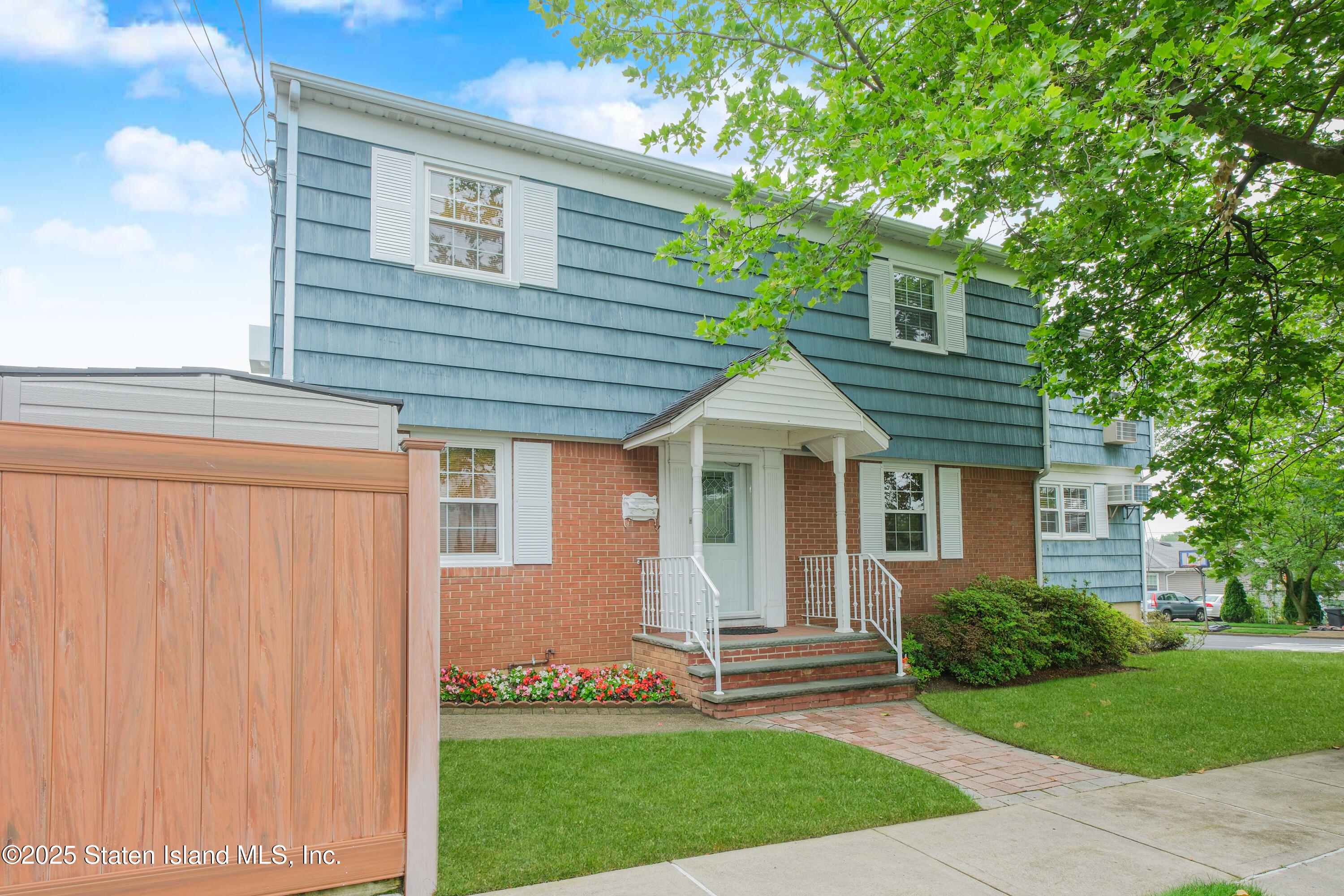 233 King Street Image 1