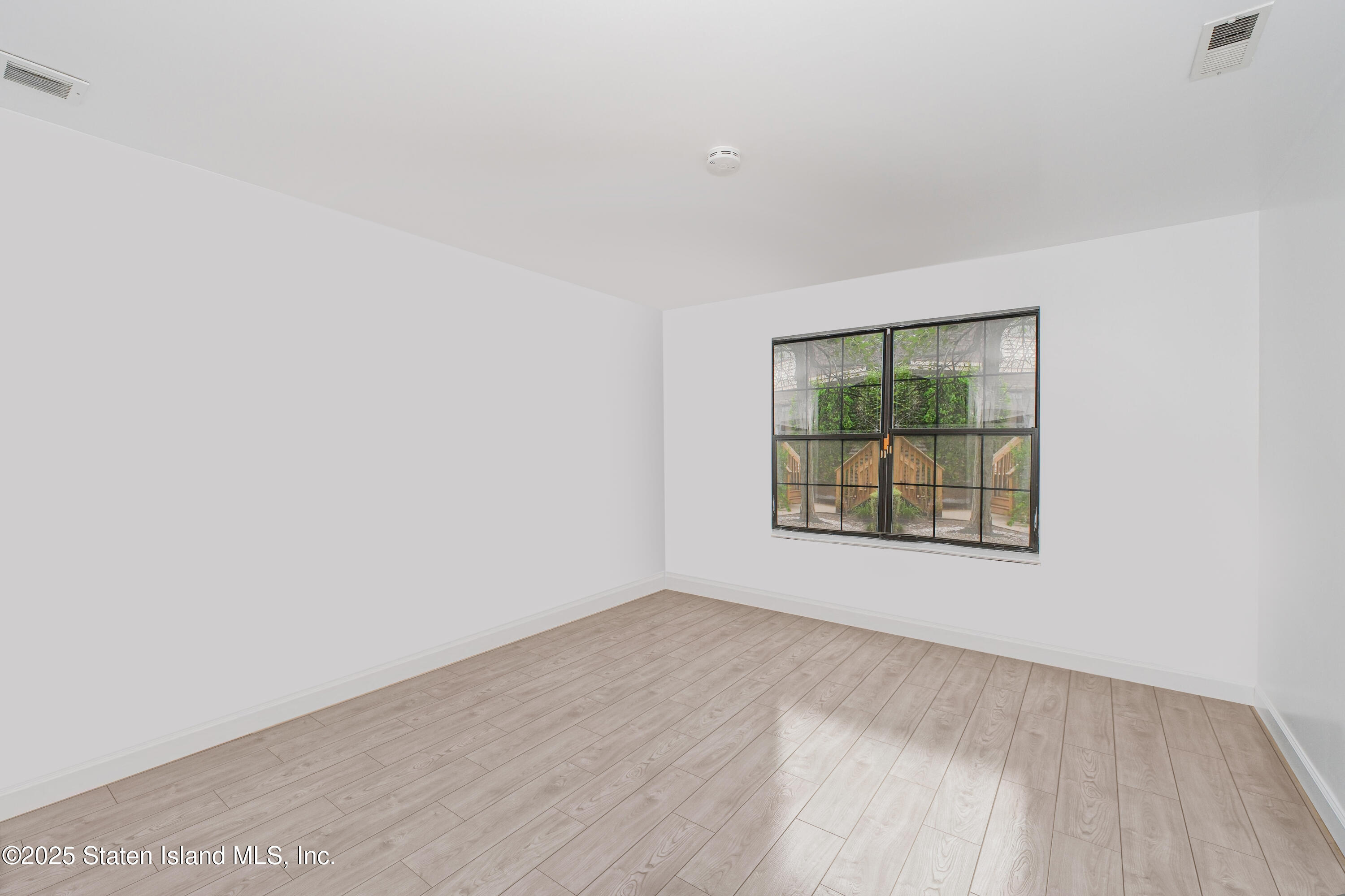 592 East 39th Street, Brooklyn, NY, 11203 image 24