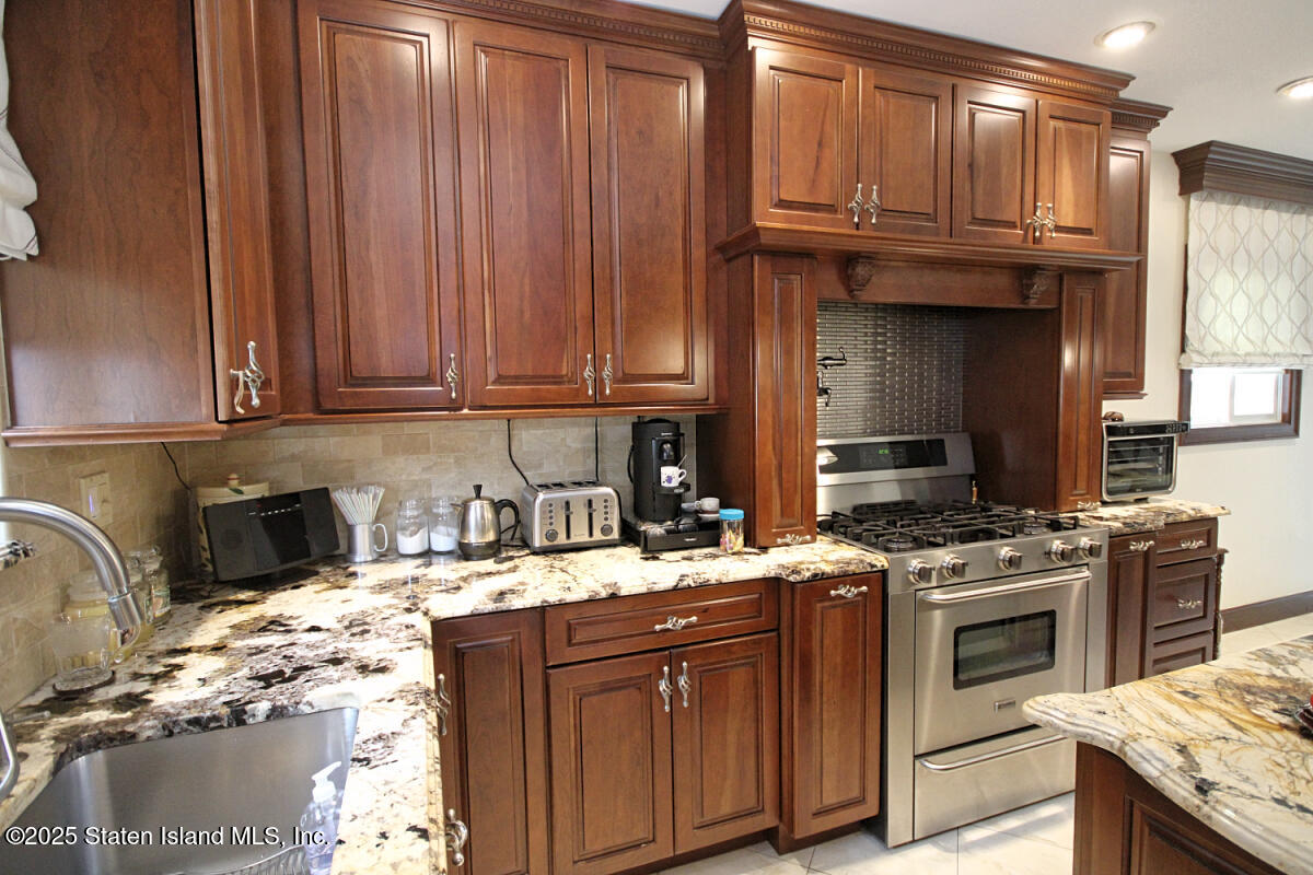 27 Sommers Lane, Staten Island, NY, 10314 image 6