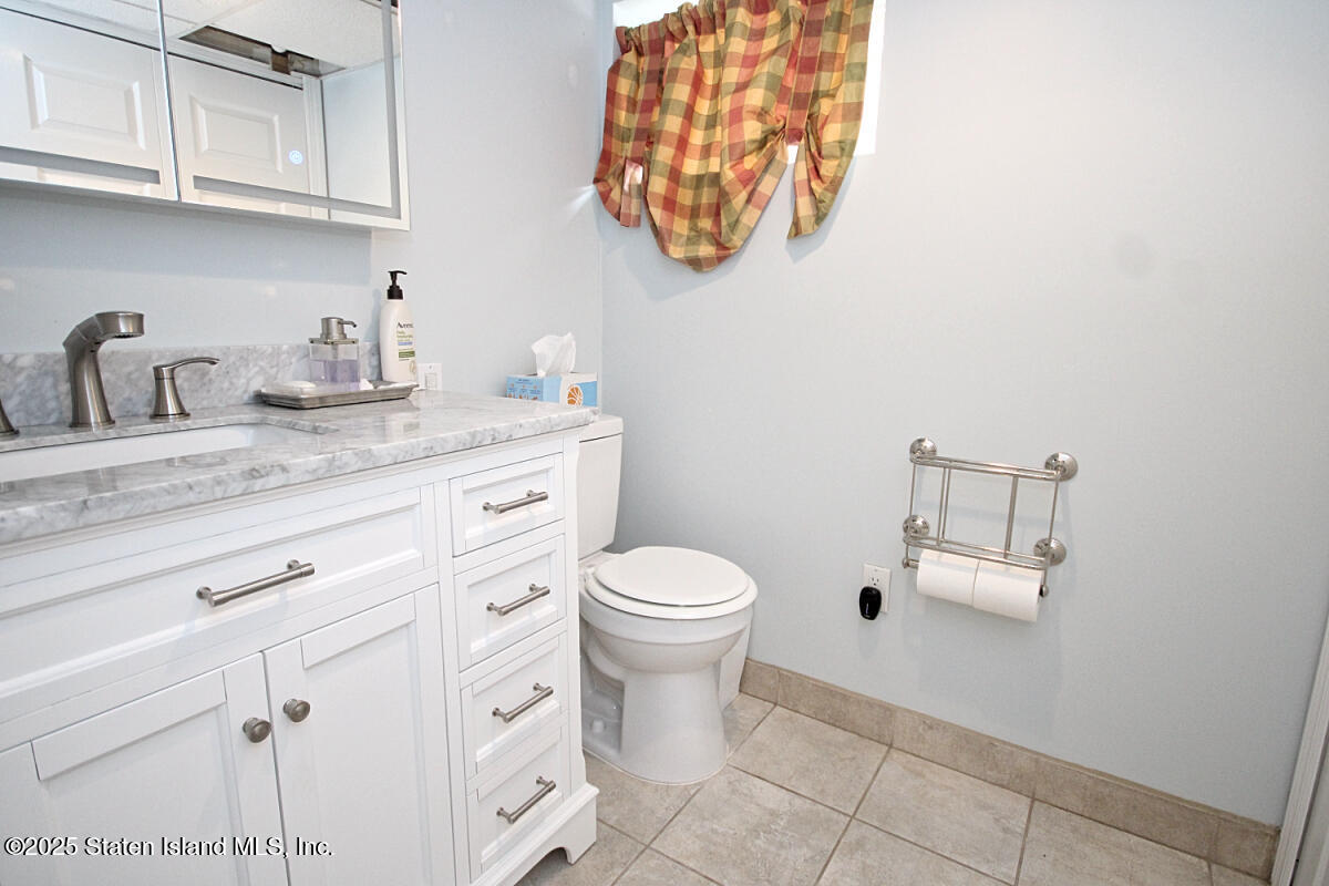 27 Sommers Lane, Staten Island, NY, 10314 image 32
