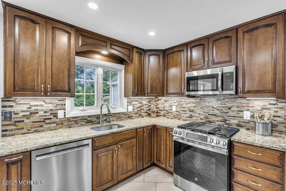 32 Blackbriar Drive, Colts Neck, NJ, 07722 image 11