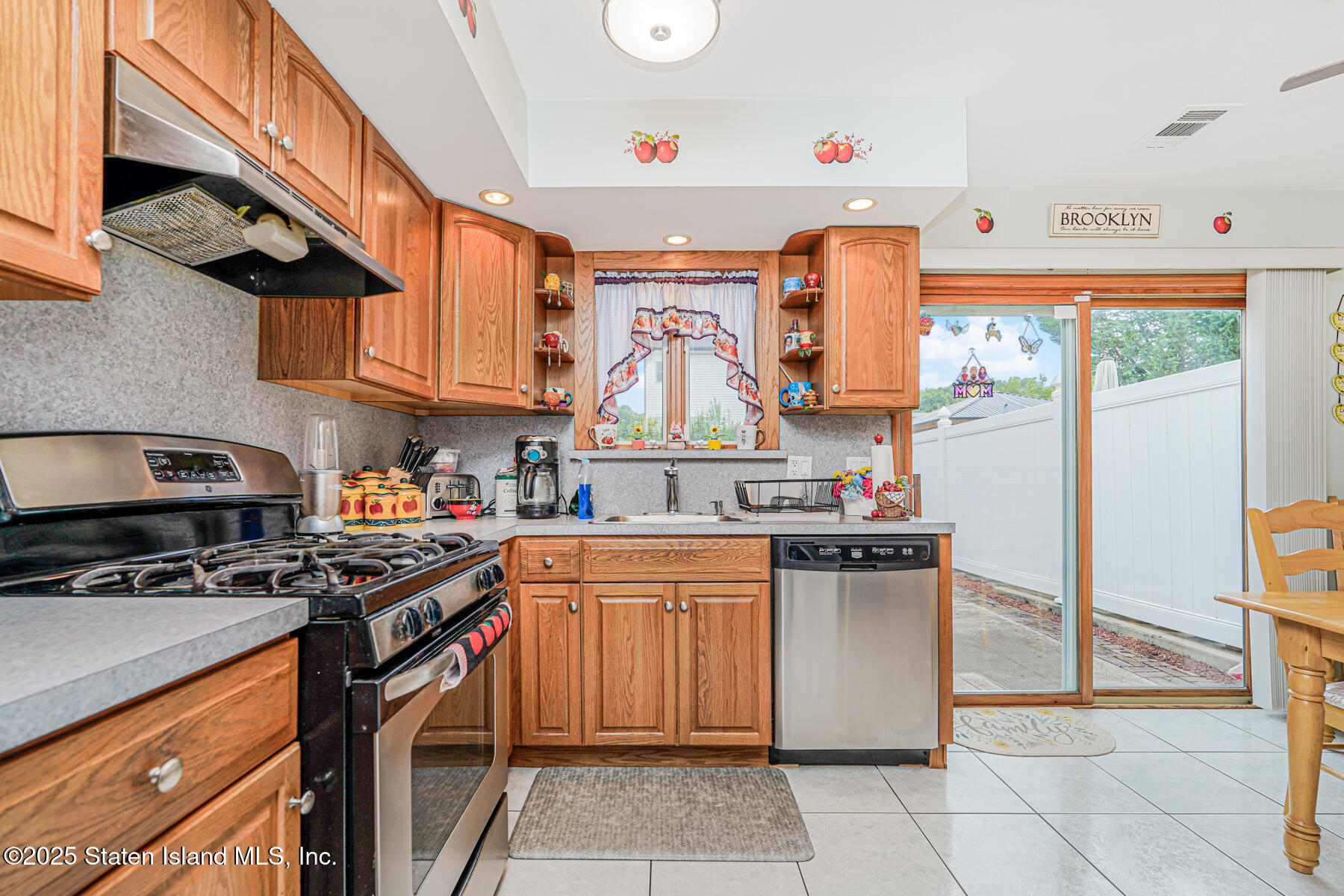 298 Tanglewood Drive, Staten Island, NY, 10308 image 9