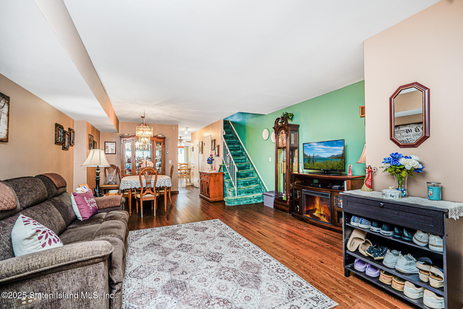 298 Tanglewood Drive Image 3