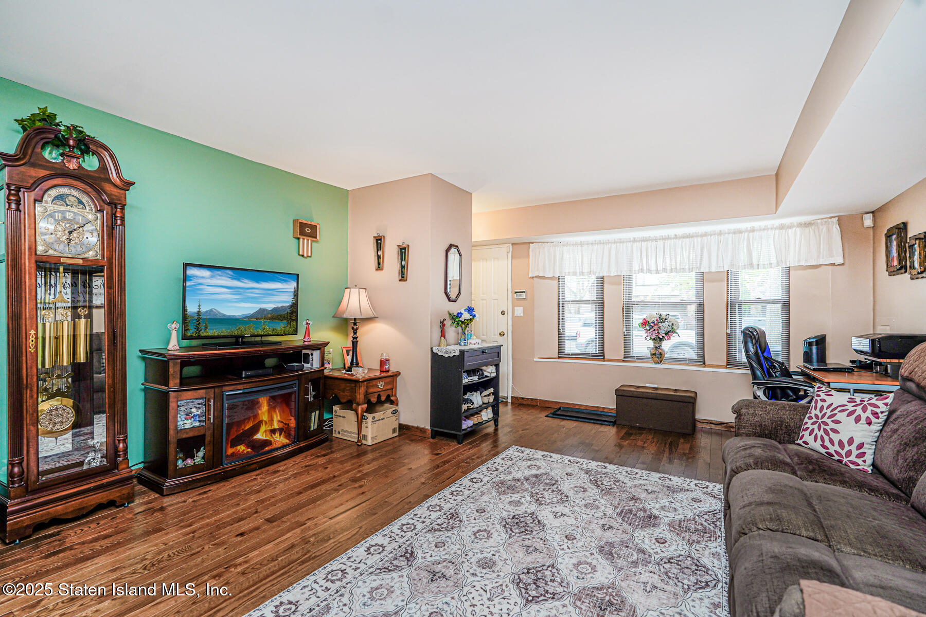 298 Tanglewood Drive Image 4