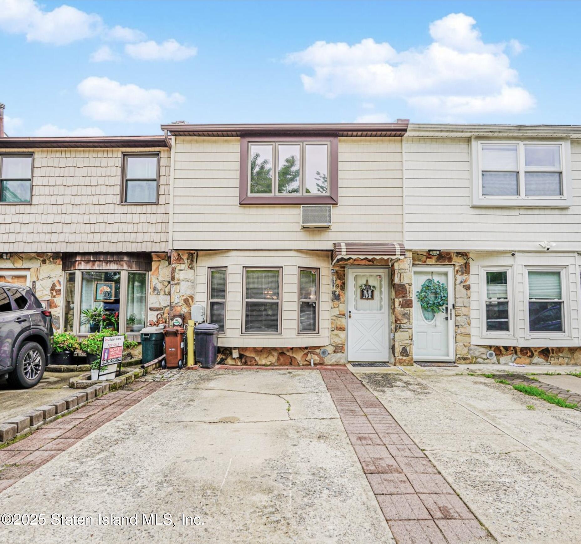 298 Tanglewood Drive Image 1