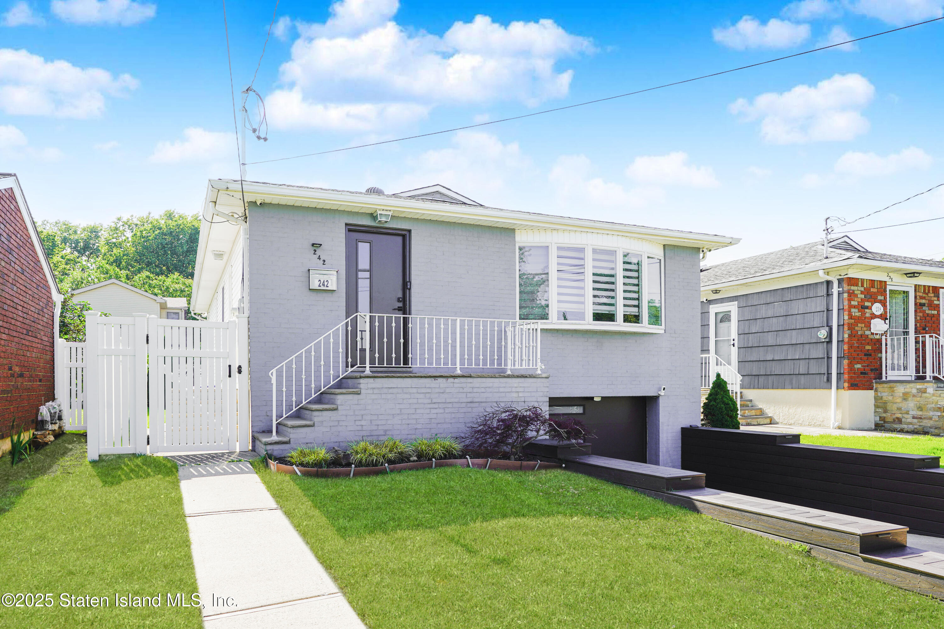 242 Collfield Avenue Image 3