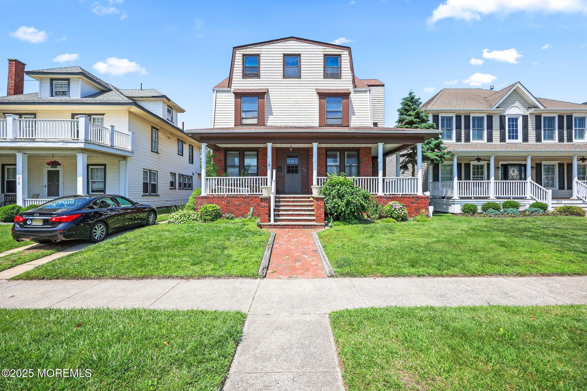216 4th Avenue Image 3