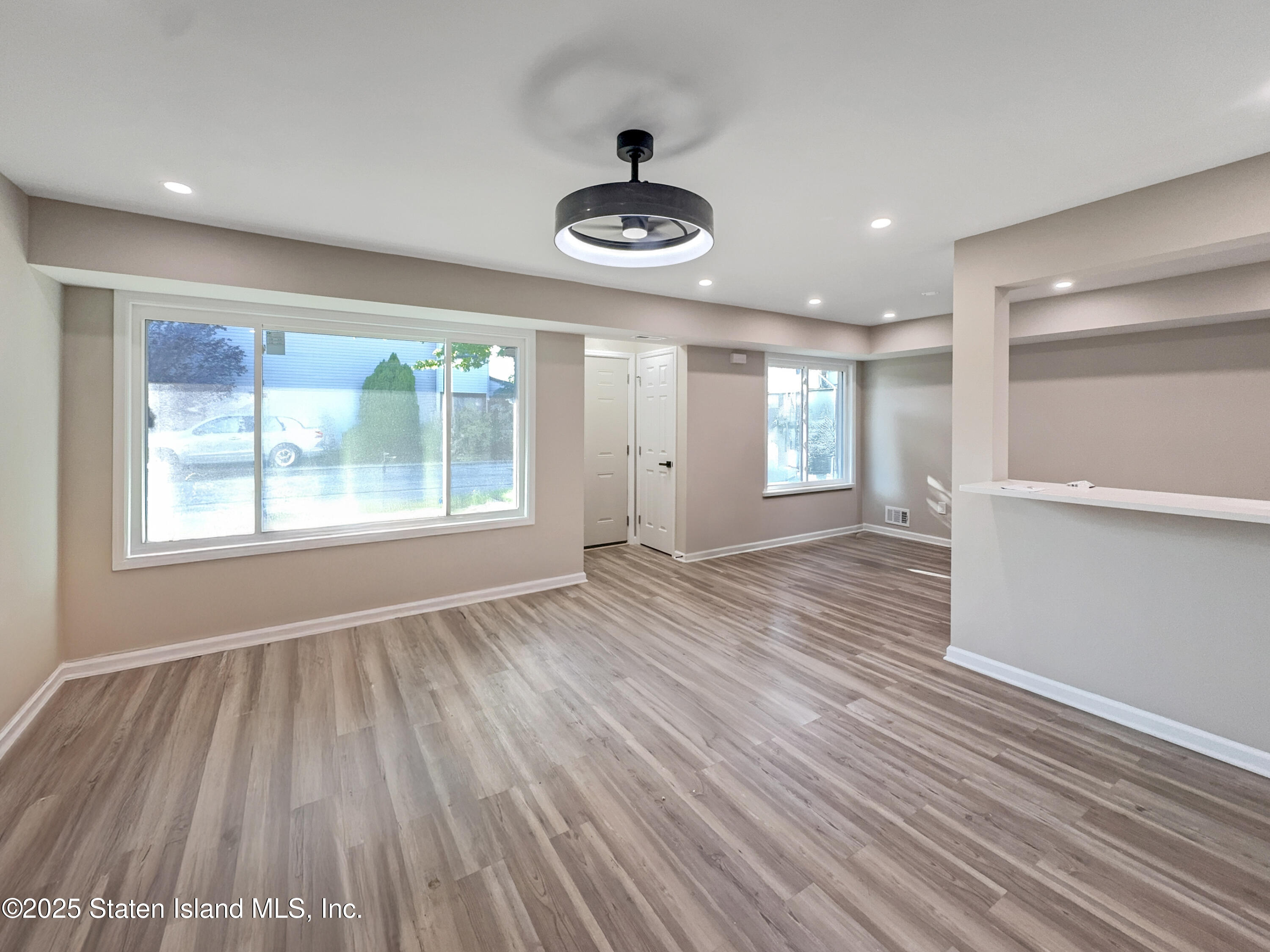 81 Selvin Loop, Staten Island, NY, 10303 image 6