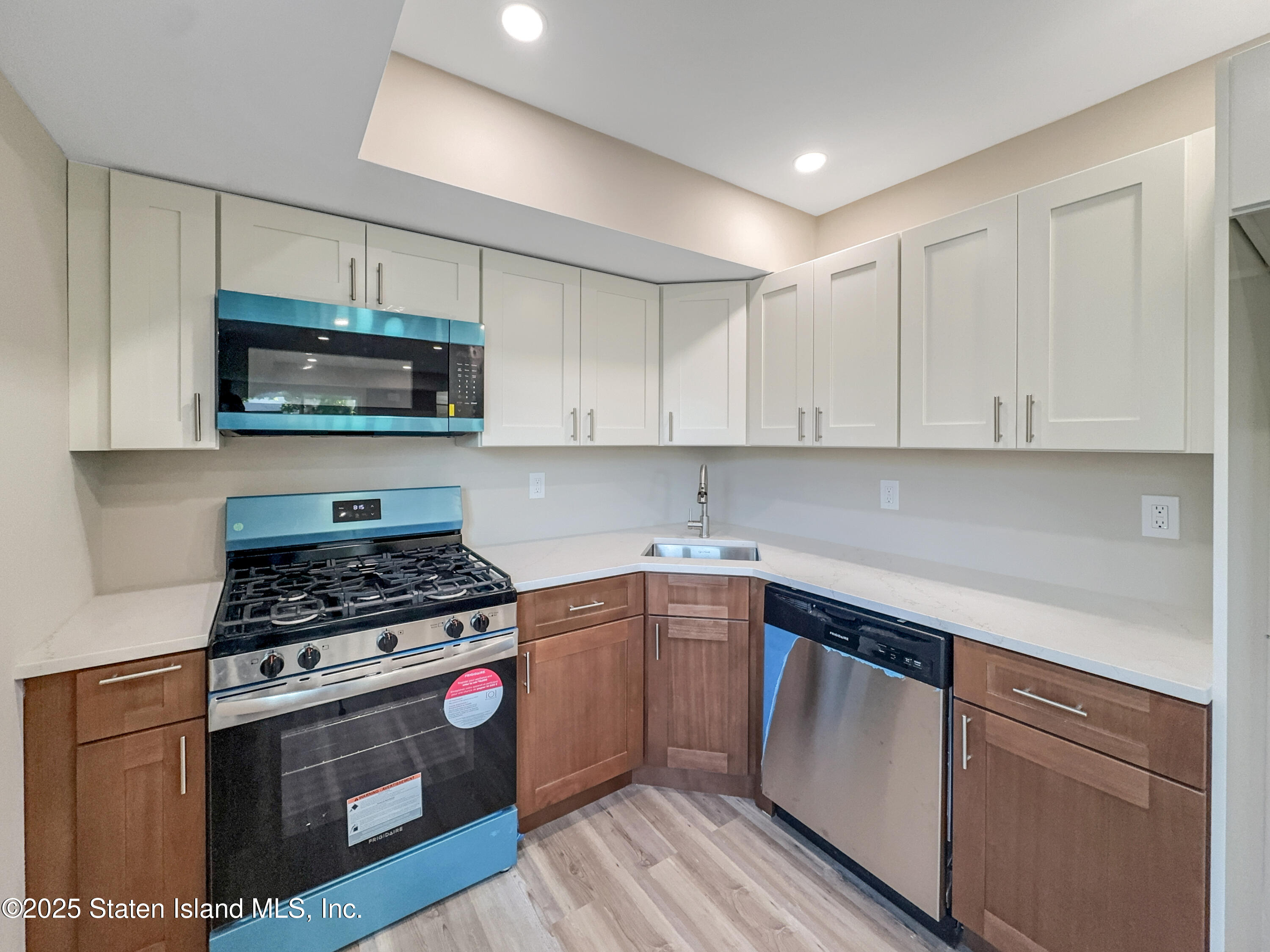 81 Selvin Loop, Staten Island, NY, 10303 image 8