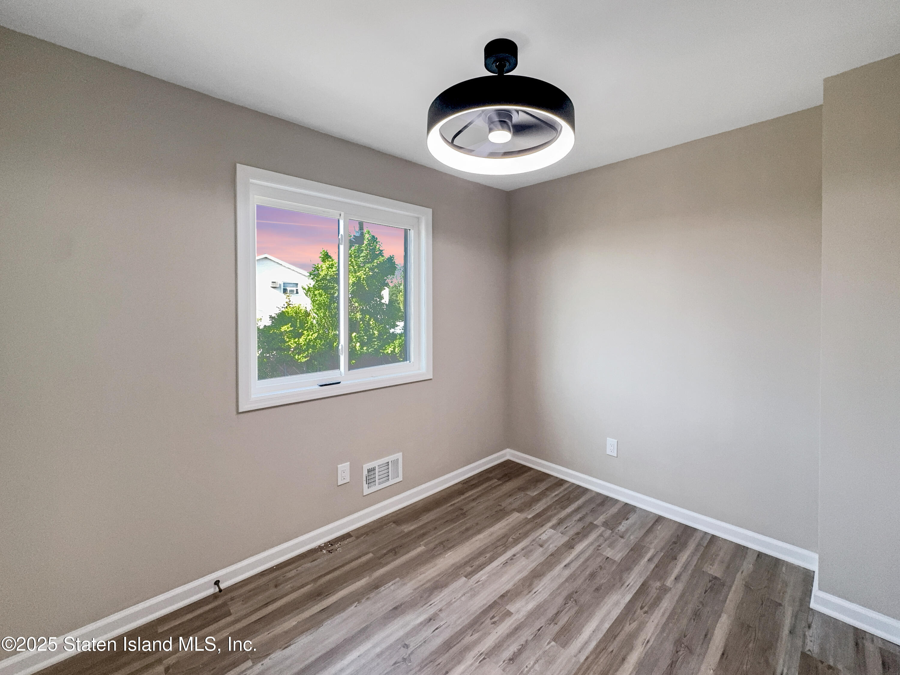 81 Selvin Loop, Staten Island, NY, 10303 image 10