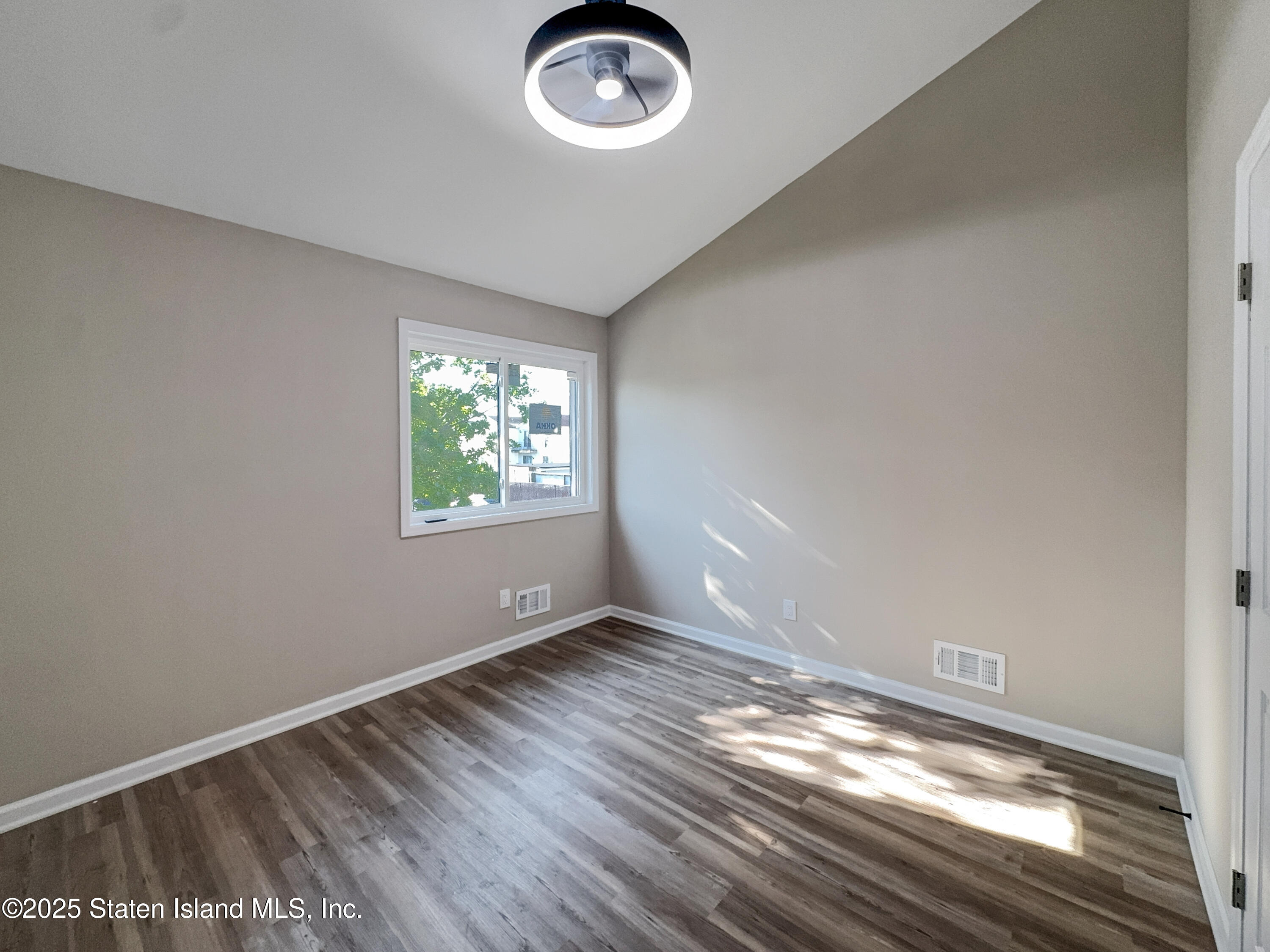 81 Selvin Loop, Staten Island, NY, 10303 image 12