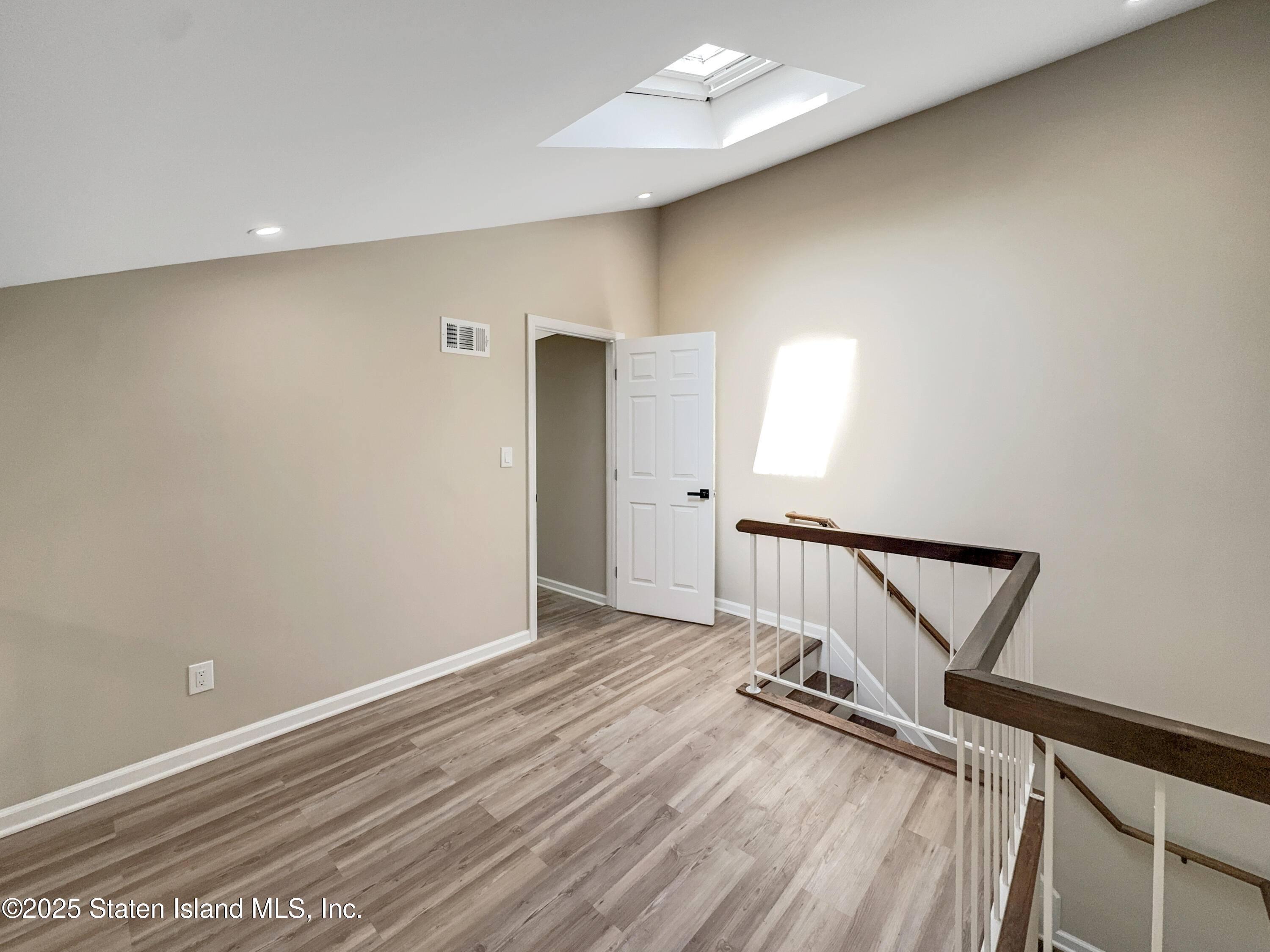 81 Selvin Loop, Staten Island, NY, 10303 image 20