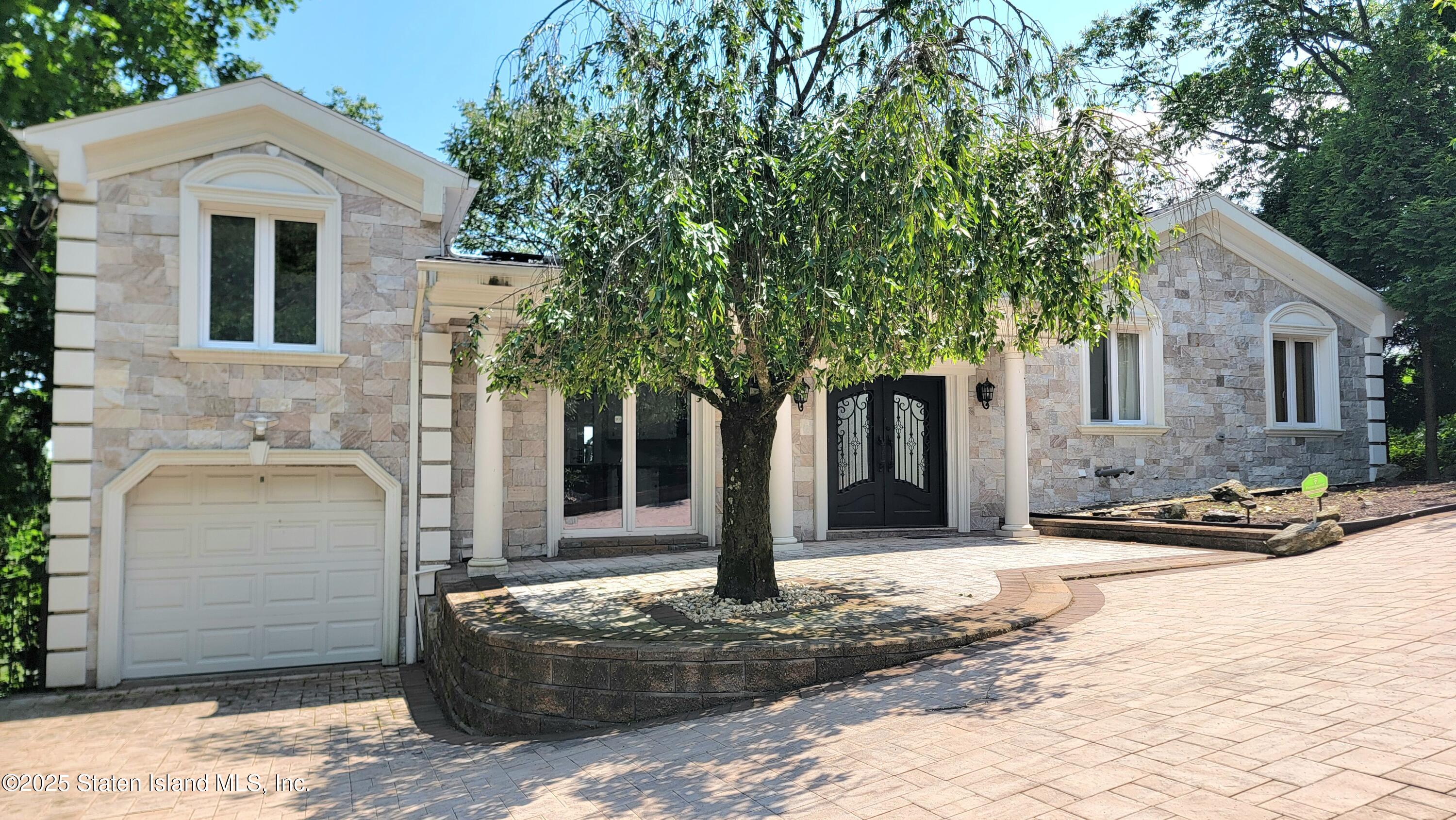 200 Coverly Avenue Image 2