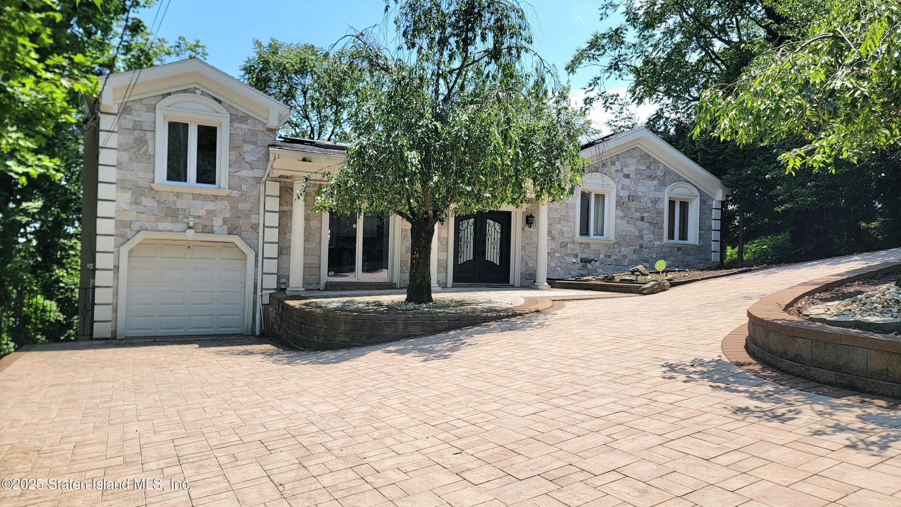 200 Coverly Avenue Image 1