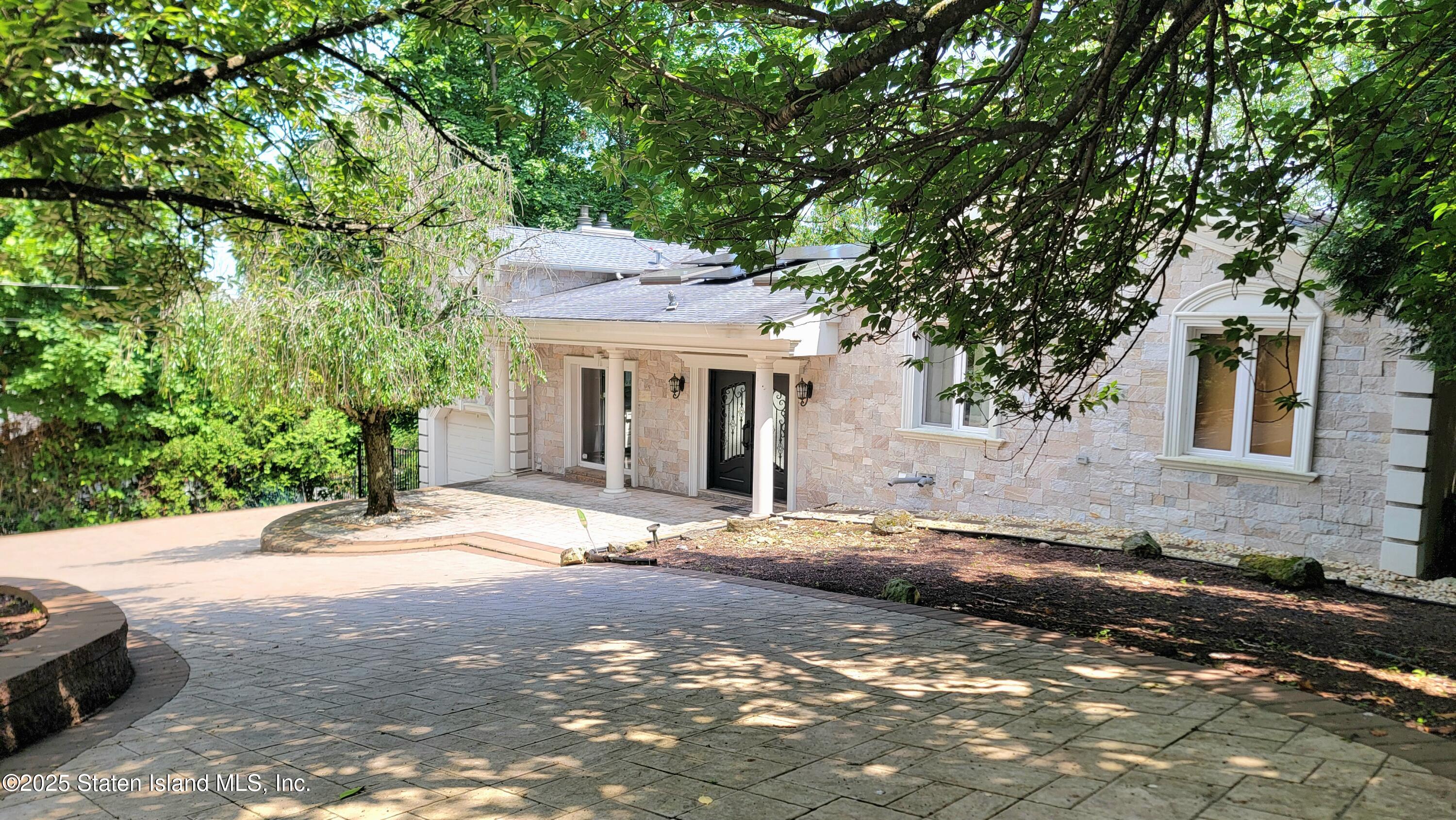 200 Coverly Avenue Image 4