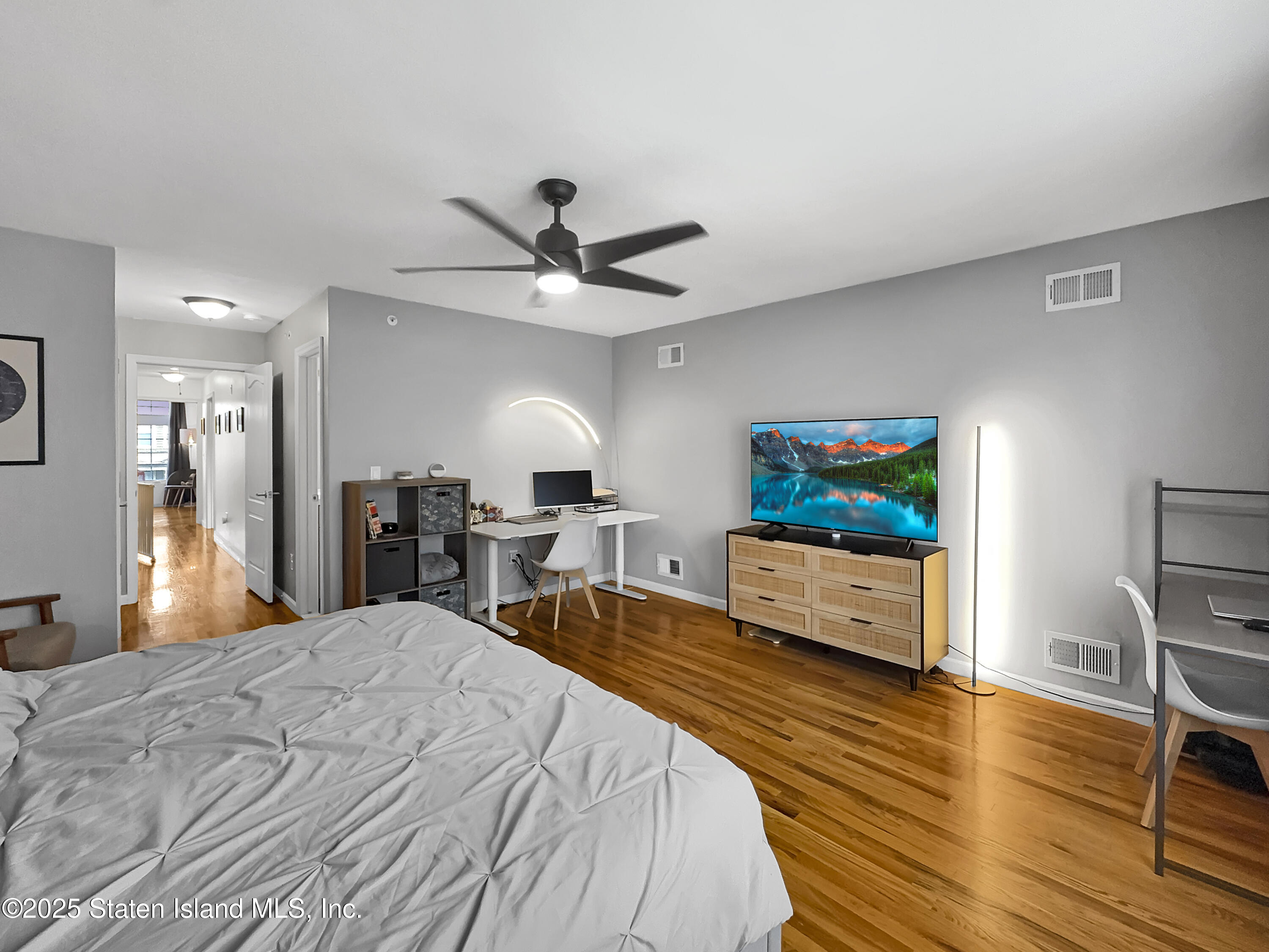 19 Scribner Avenue Image 4