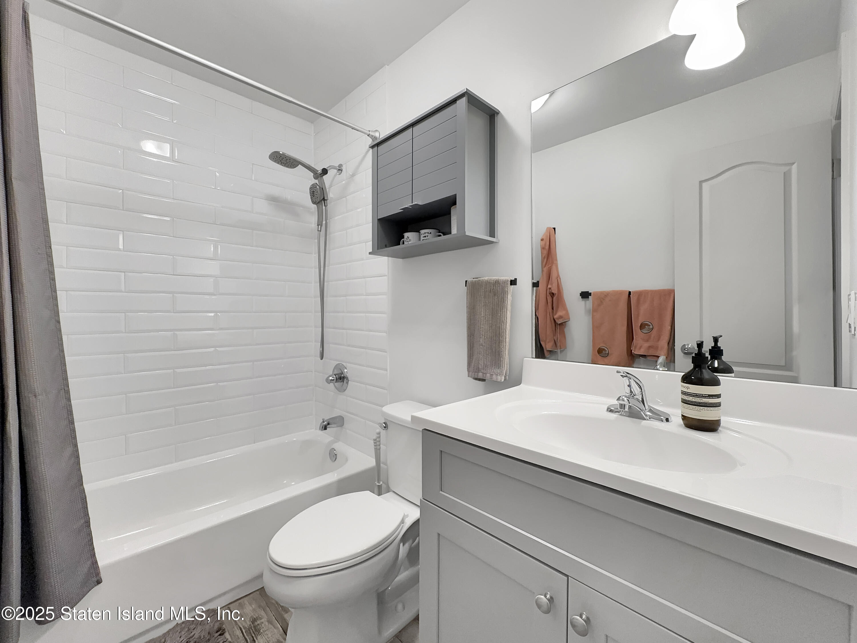 19 Scribner Avenue Image 3