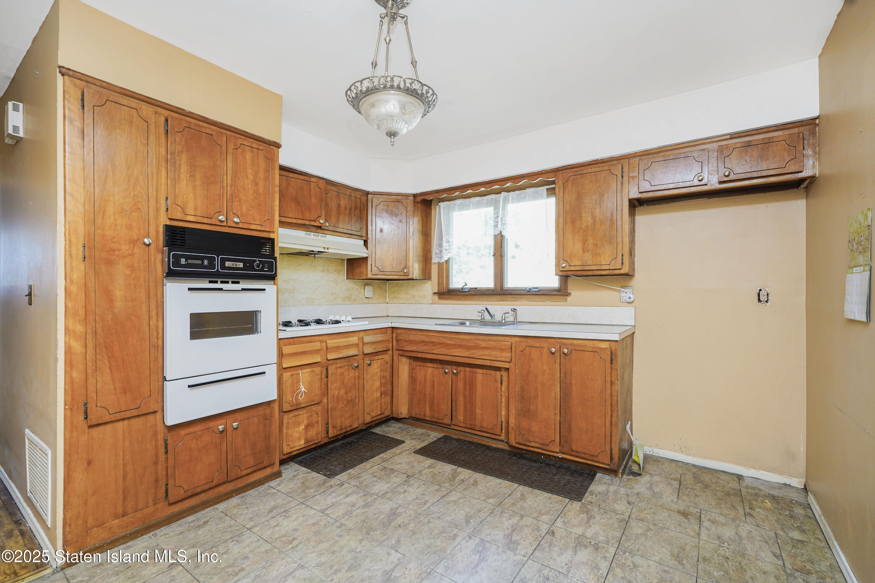 116 Slater Boulevard, Staten Island, NY, 10305 image 16