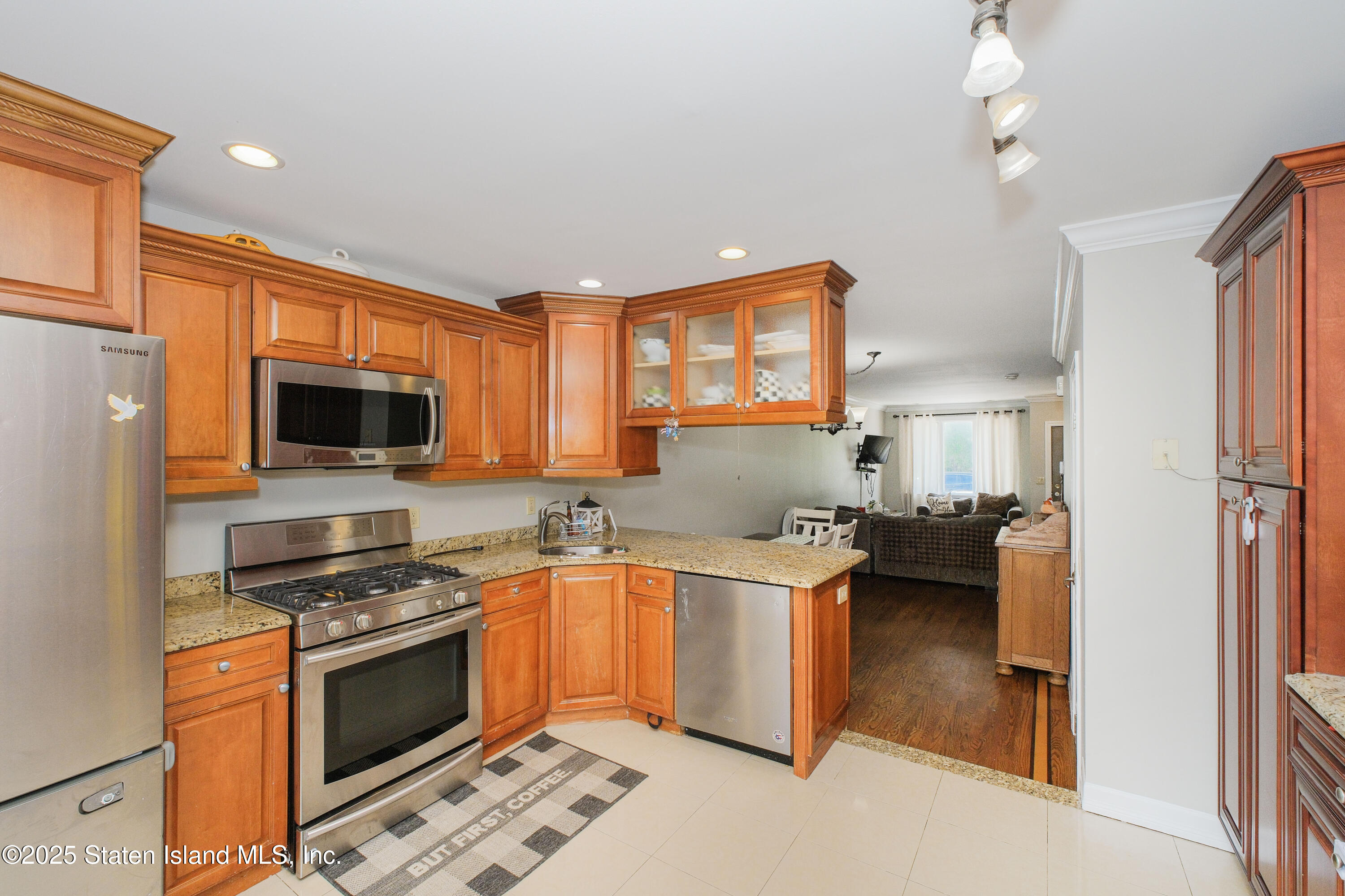 46 Calvanico Lane, Staten Island, NY, 10314 image 6