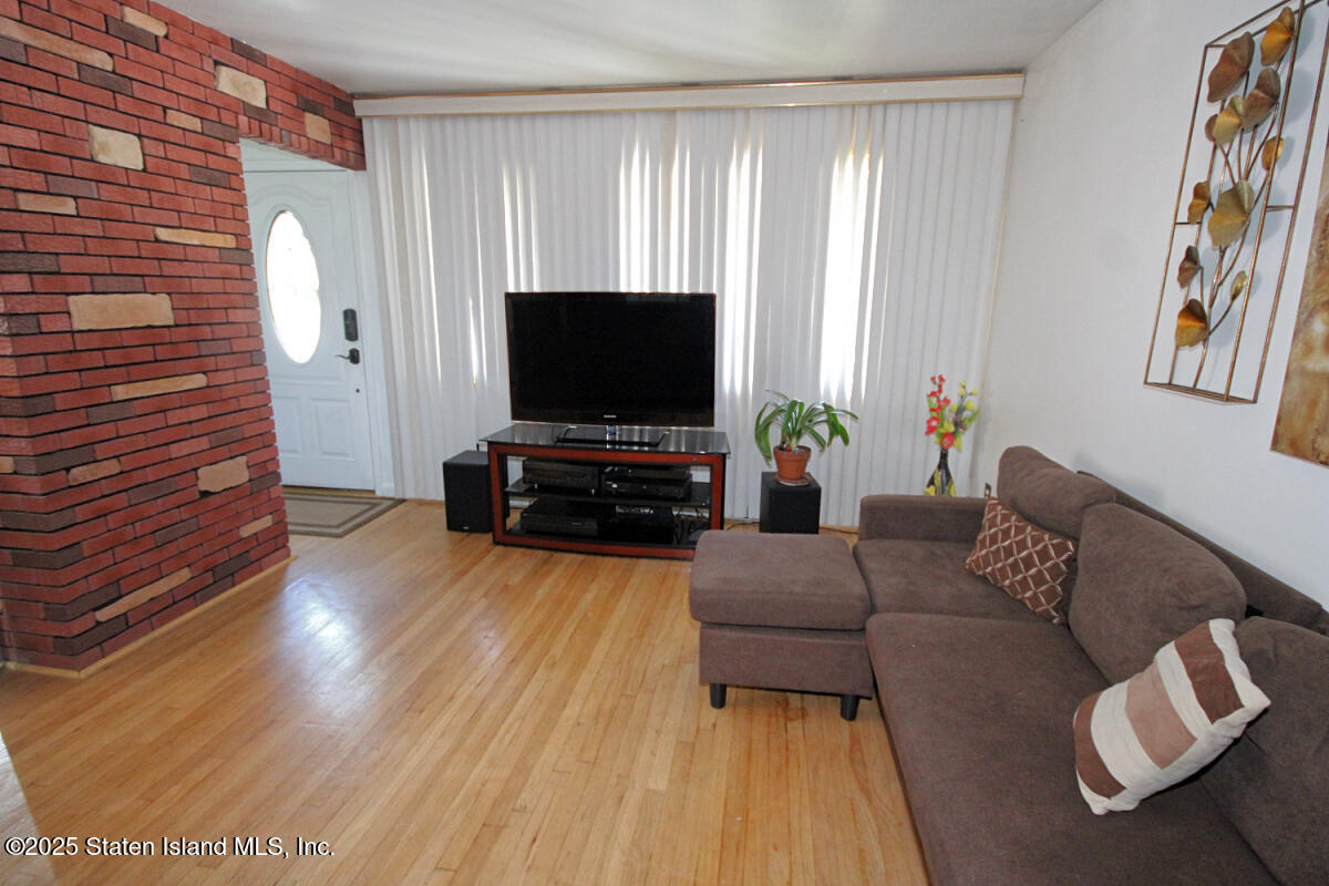 11 Piave Avenue Image 4
