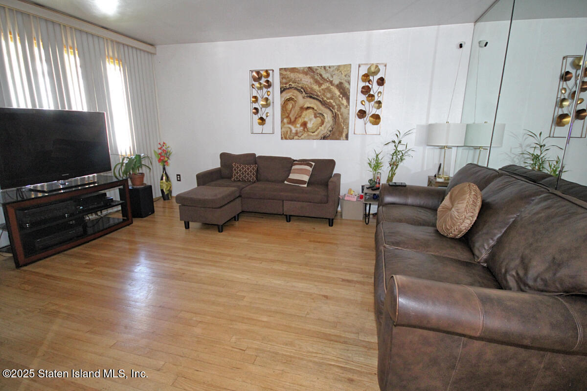 11 Piave Avenue Image 5