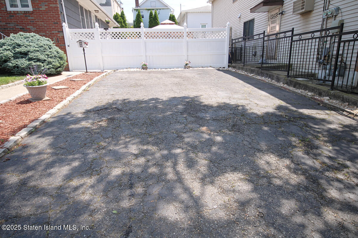 11 Piave Avenue Image 3