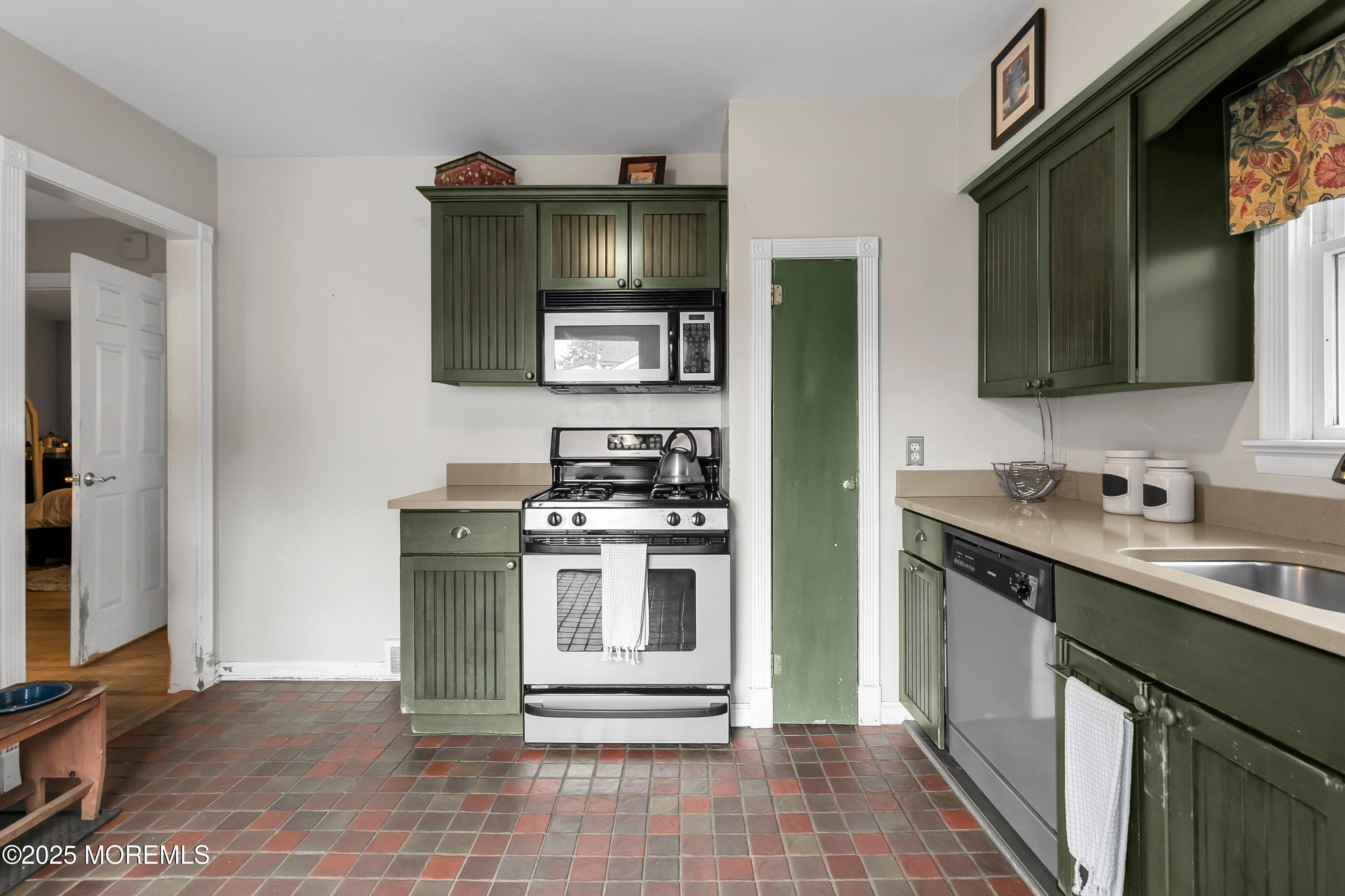 23 Jackson Street, Fair Haven, NJ, 07704 image 15