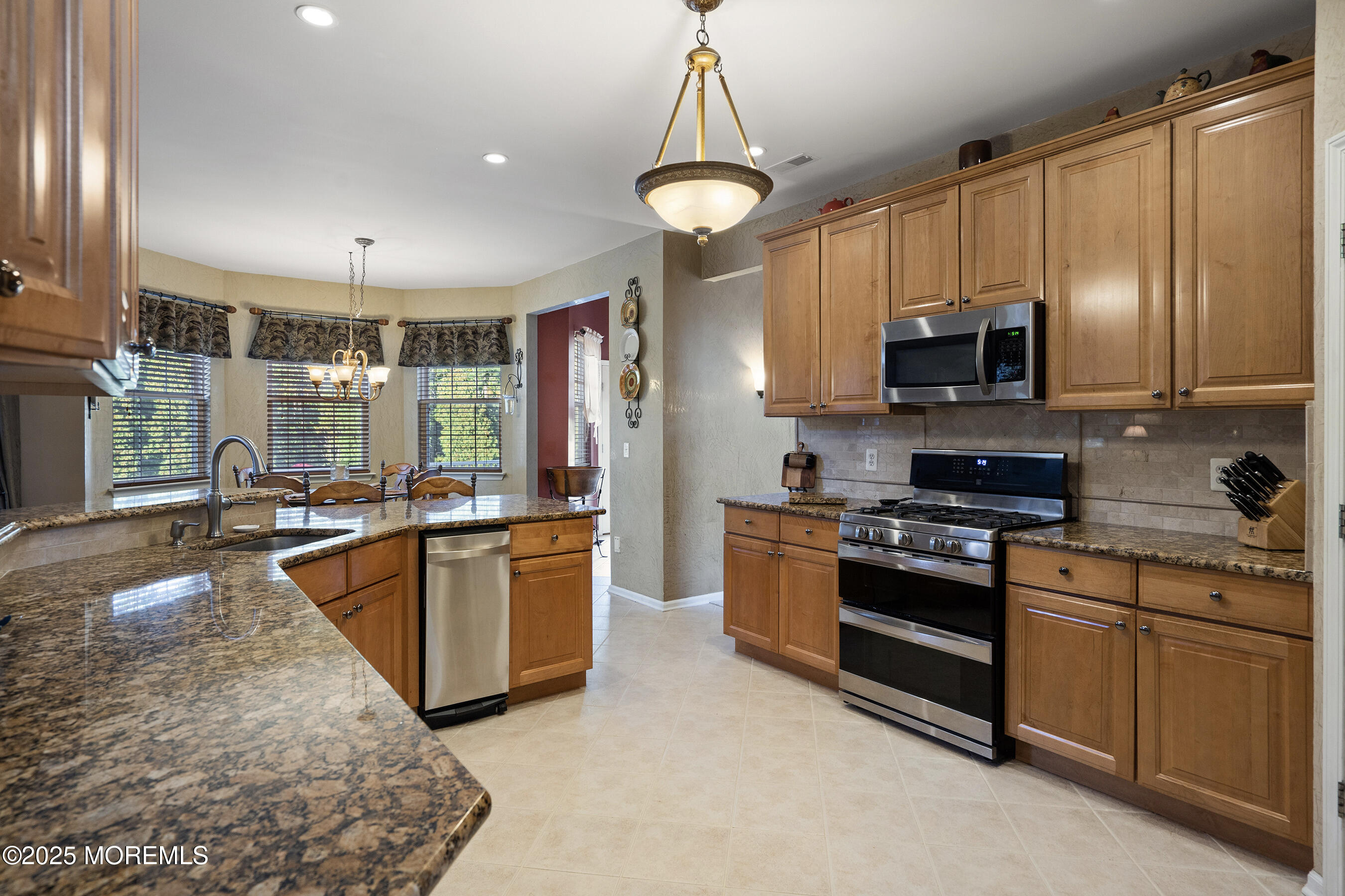 28 Stonehenge Court, Jackson, NJ, 08527 image 17