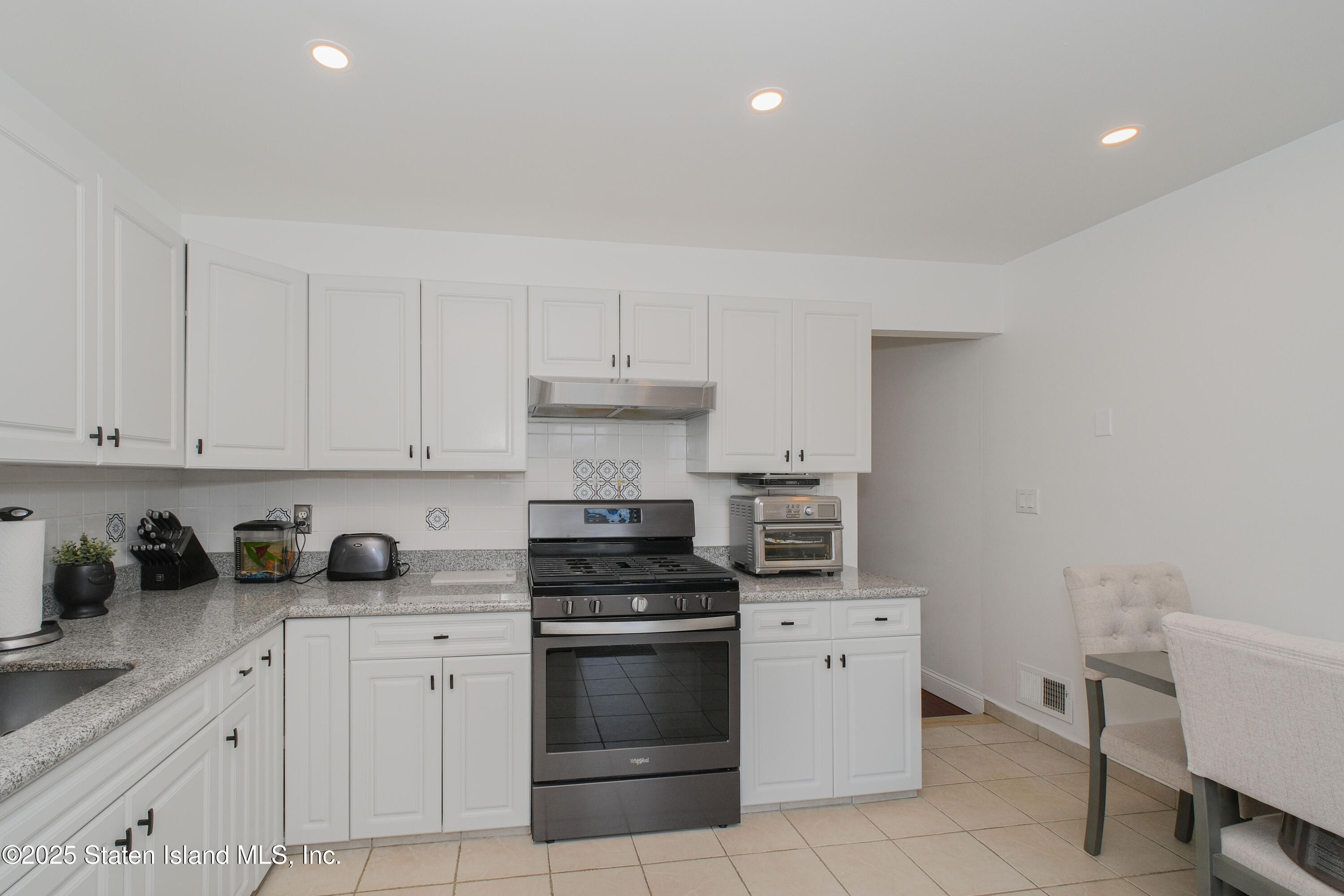 21 Studio Lane, Staten Island, NY, 10304 image 9