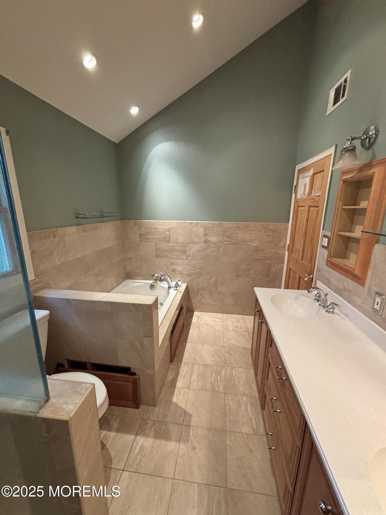 90 Statesir Place, Red Bank, NJ, 07701 image 18